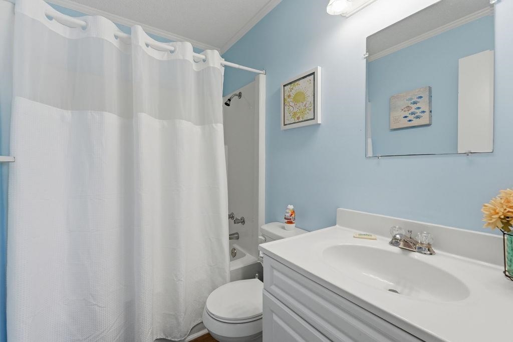 9540 Shore Dr. Property Photo 23