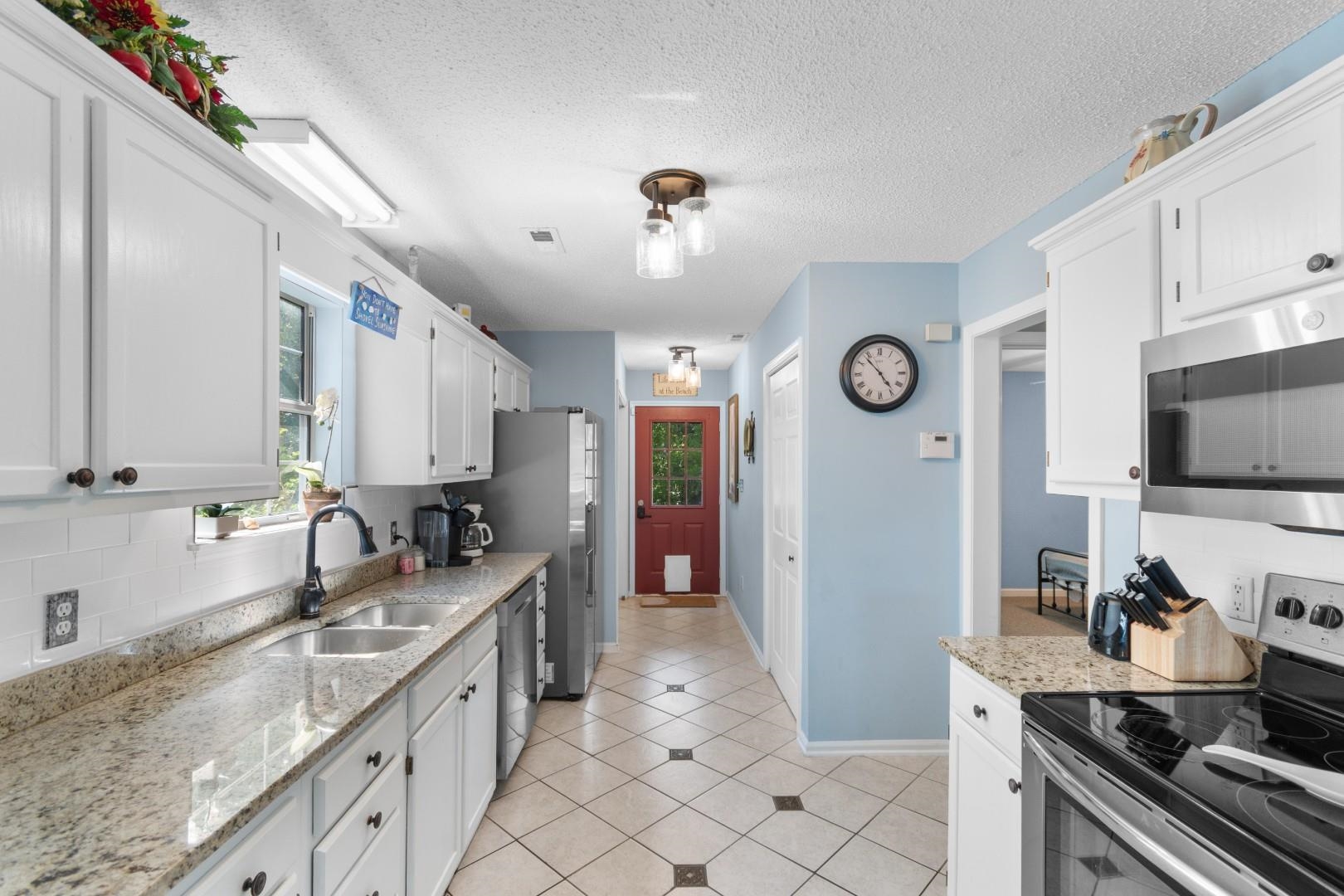 114 N Oak St. Property Photo 4