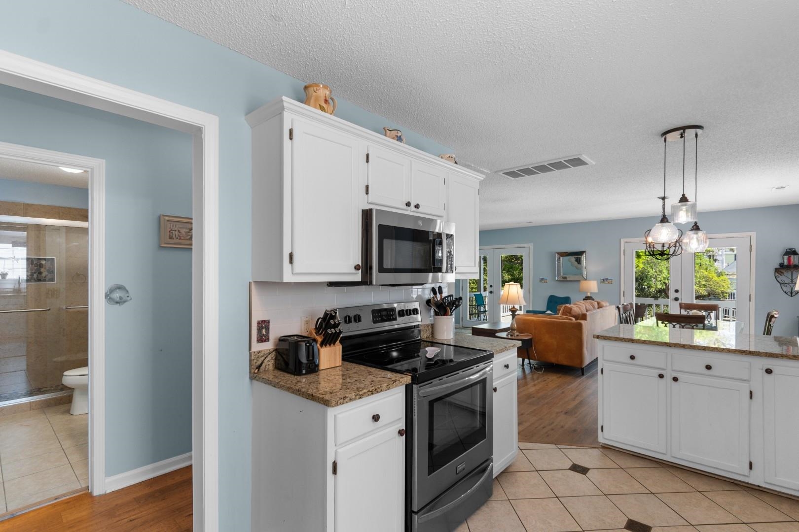 114 N Oak St. Property Photo 6