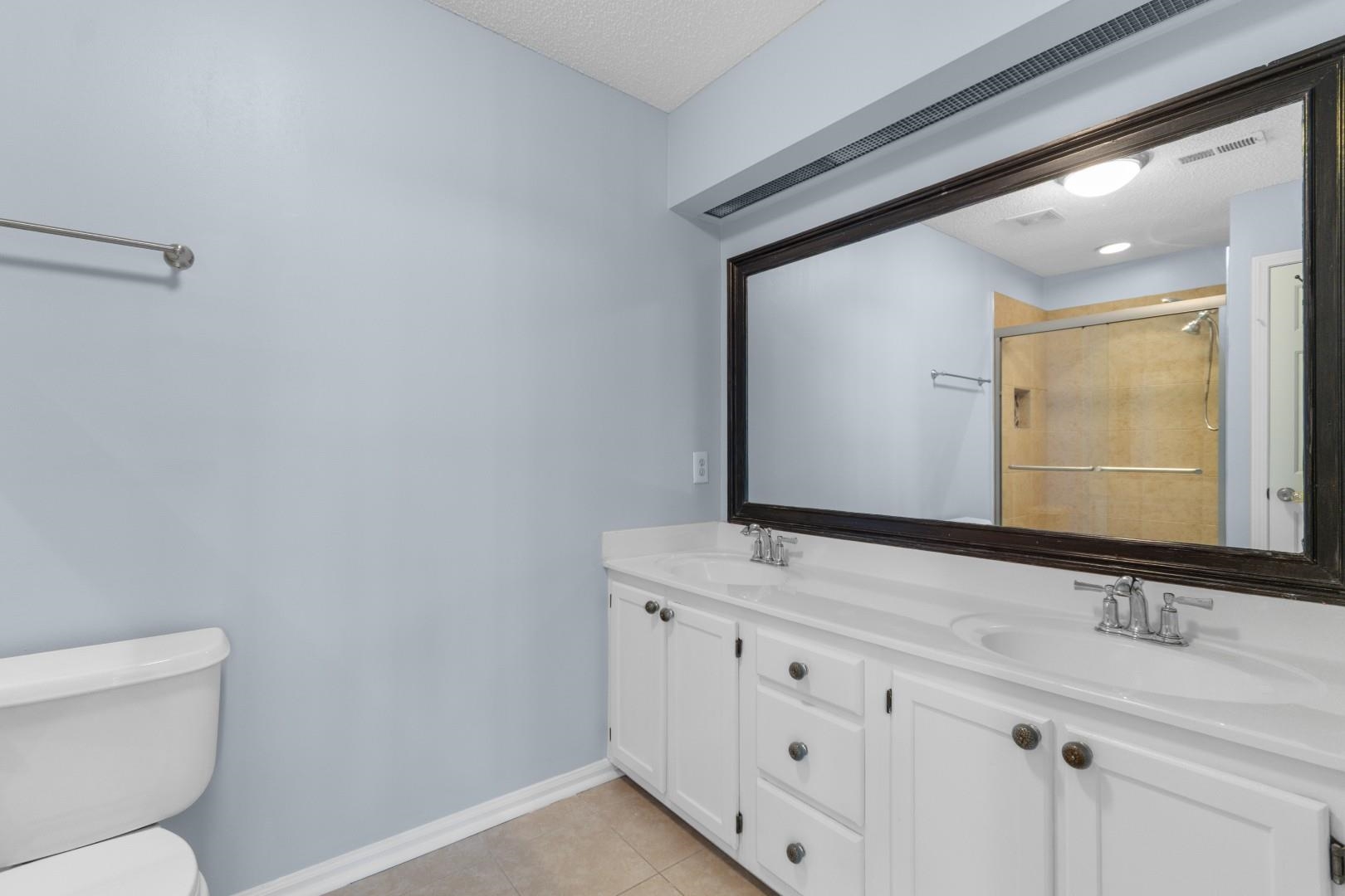 114 N Oak St. Property Photo 15