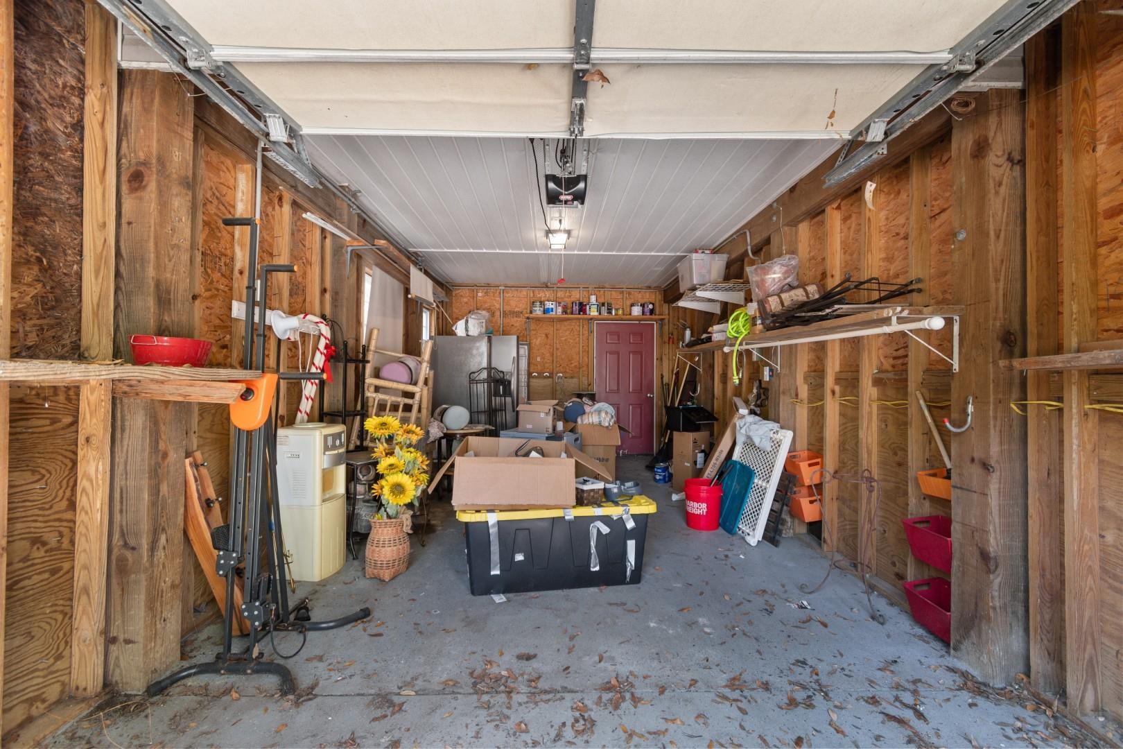 114 N Oak St. Property Photo 28