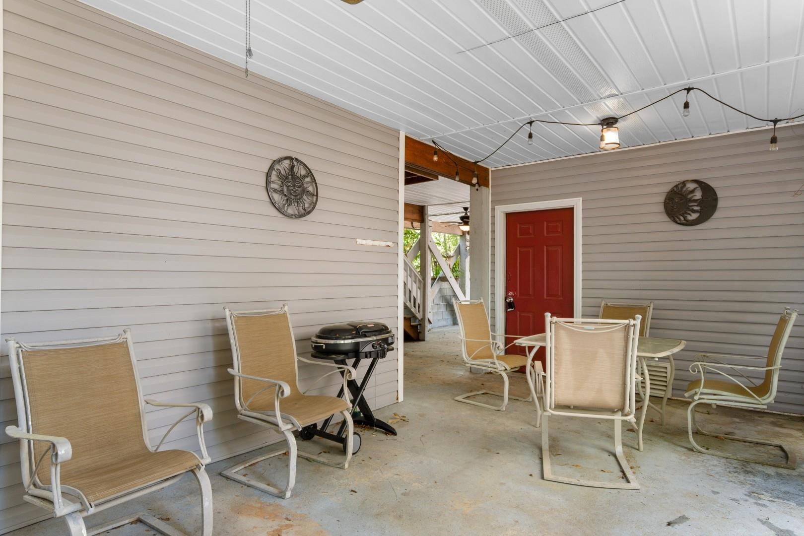 114 N Oak St. Property Photo 30