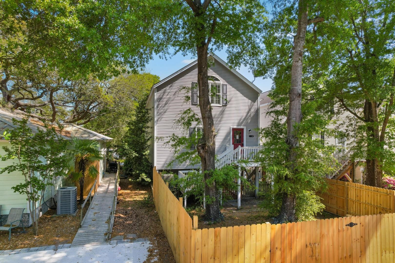114 N Oak St. Property Photo 36