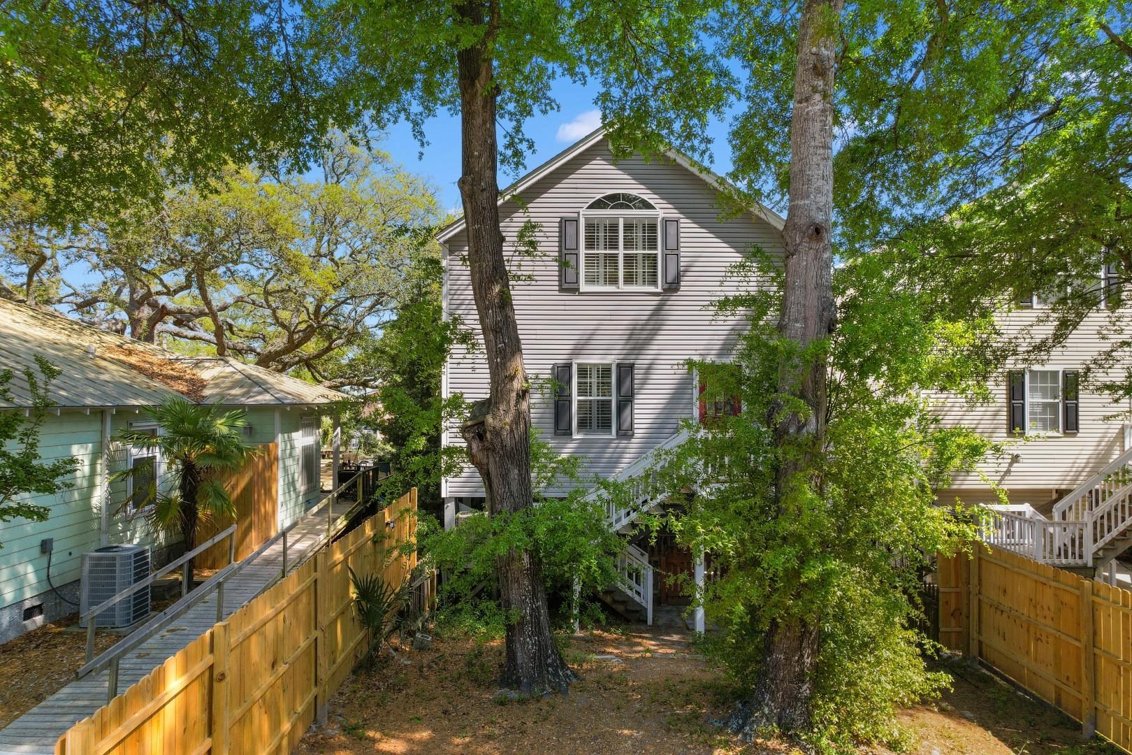 114 N Oak St. Property Photo 37