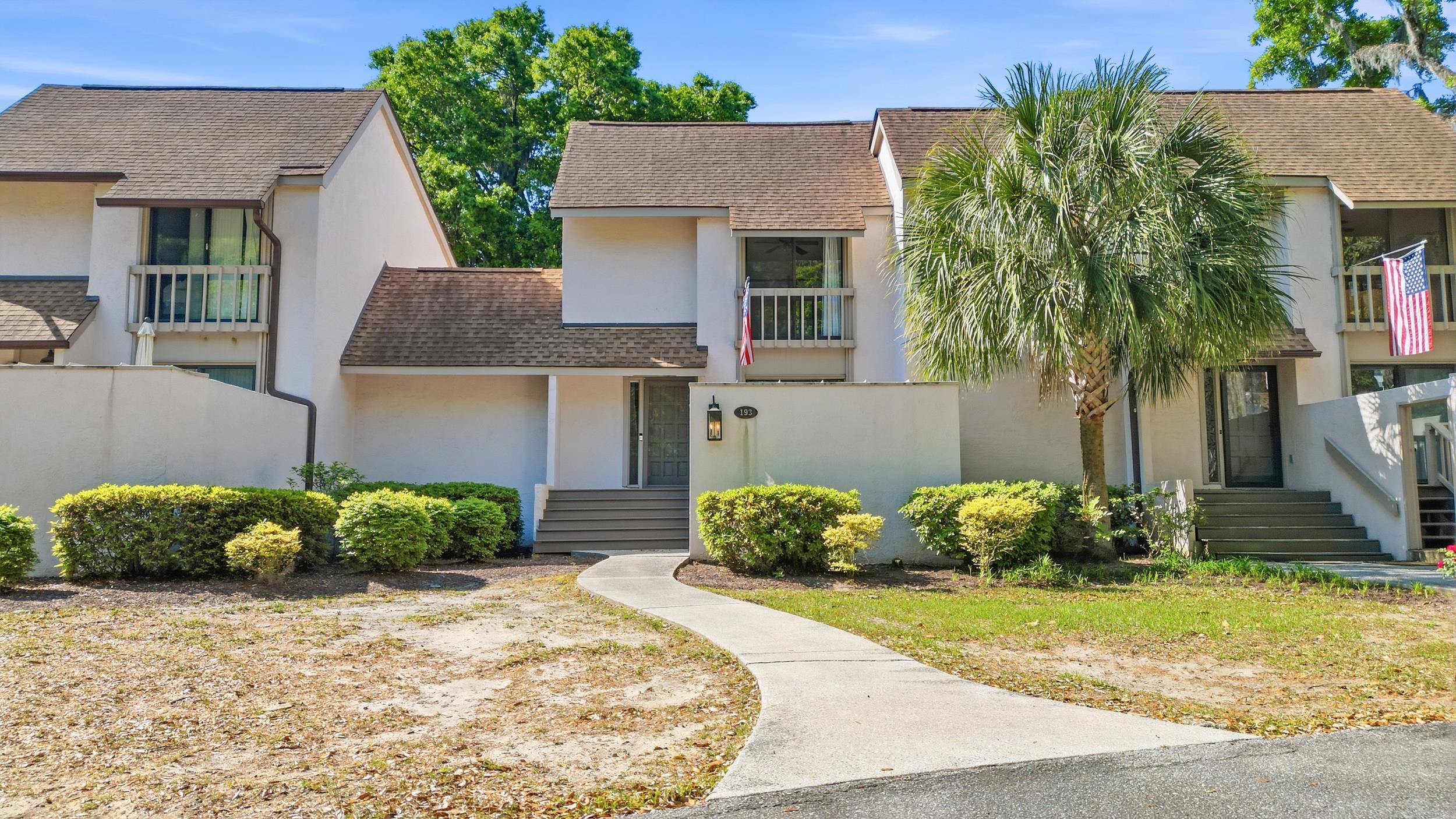 8 Peter Horry Ct. Property Photo 2