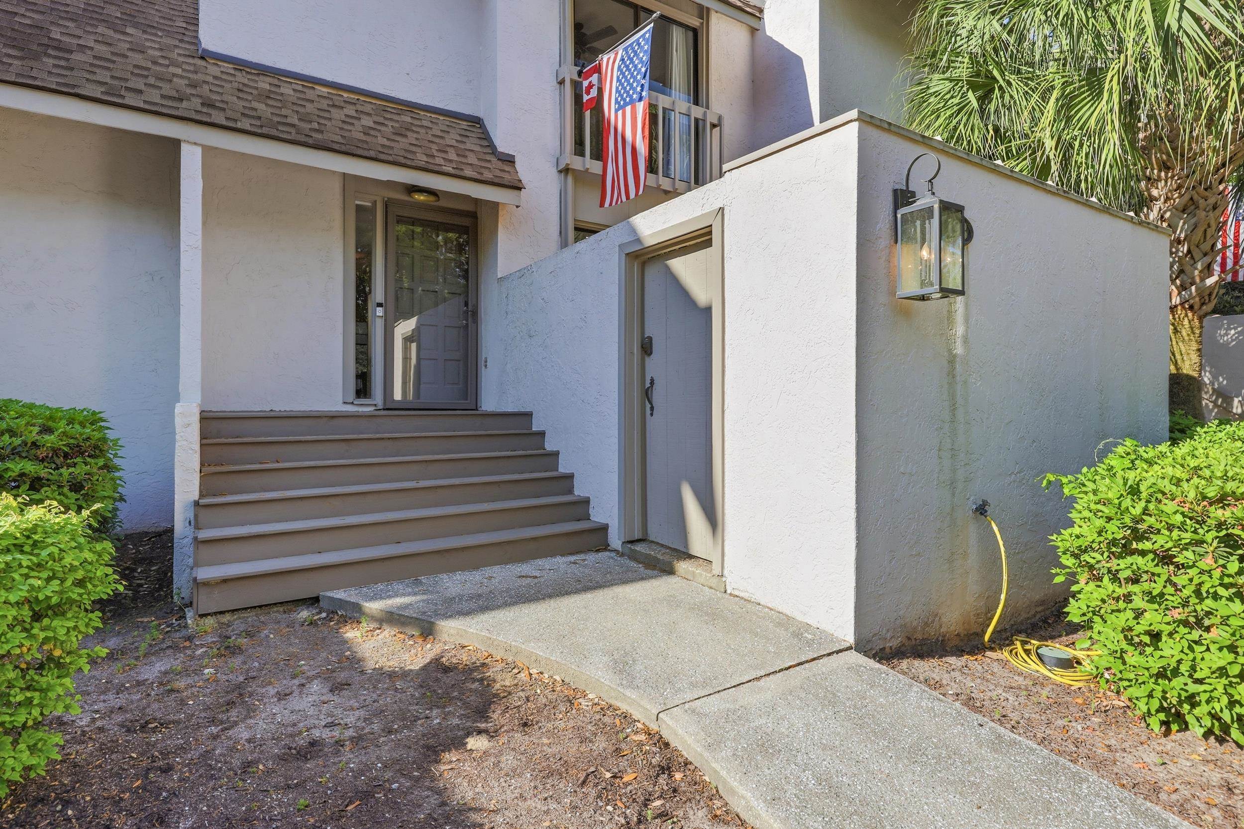 8 Peter Horry Ct. Property Photo 3