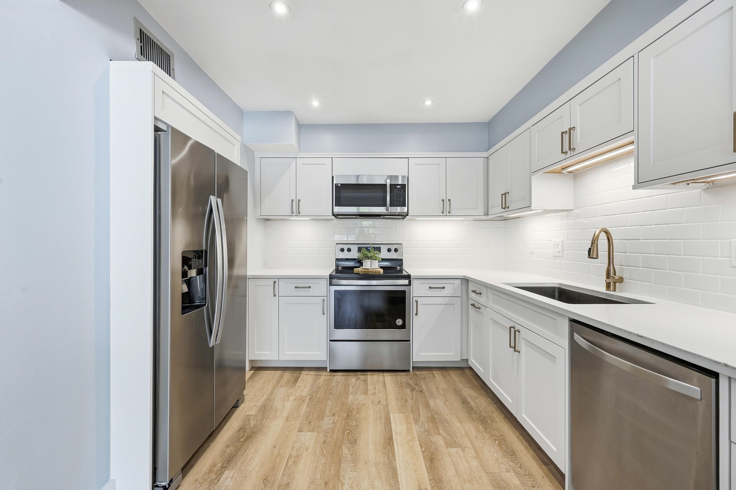 8 Peter Horry Ct. Property Photo 8