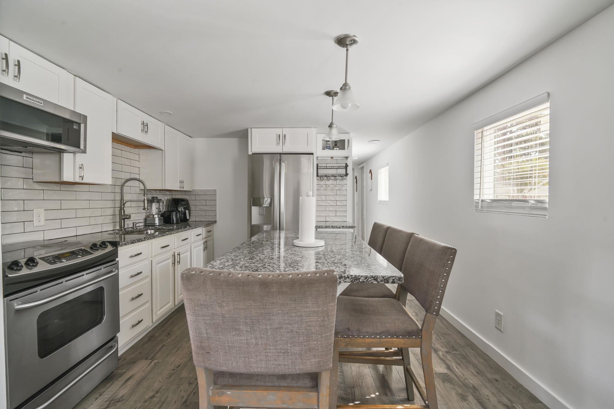 313 Cara Mia Ct Property Photo 11
