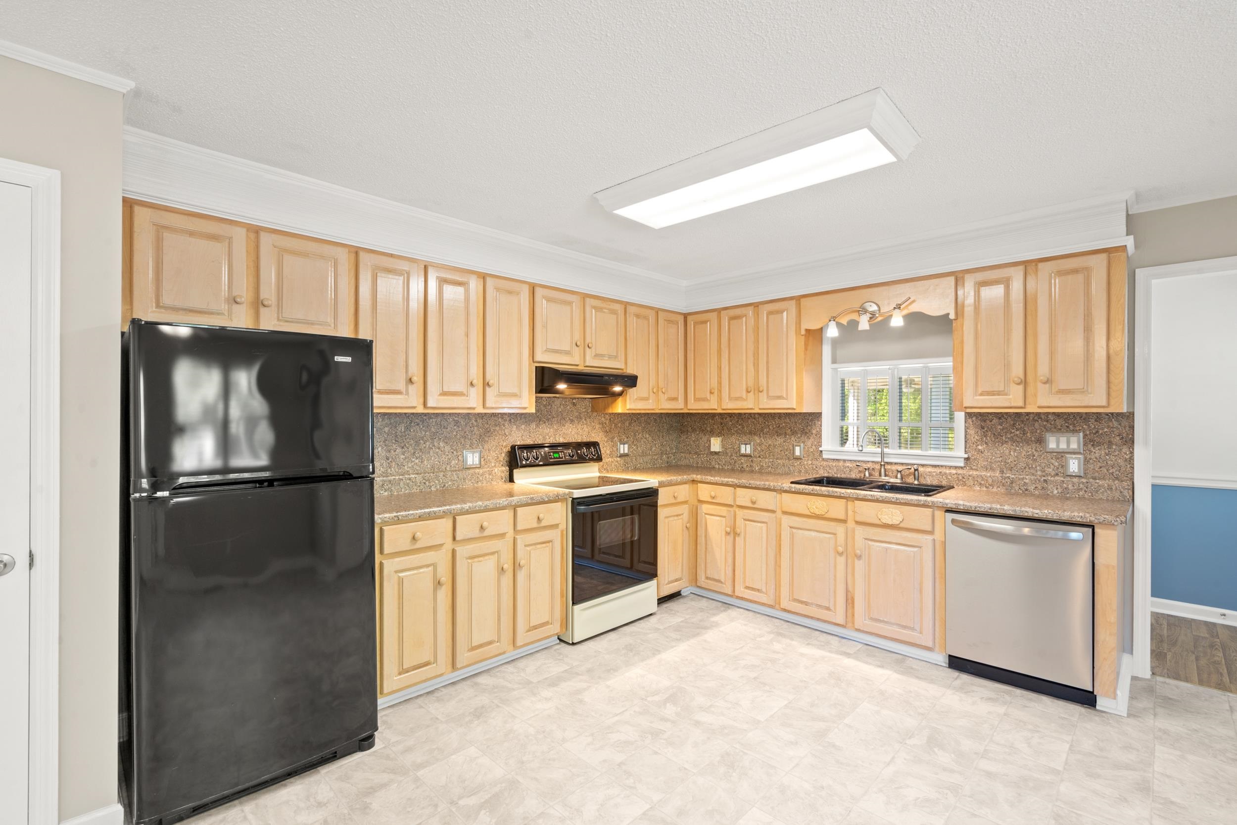 736 Millers Rd. Property Photo 2