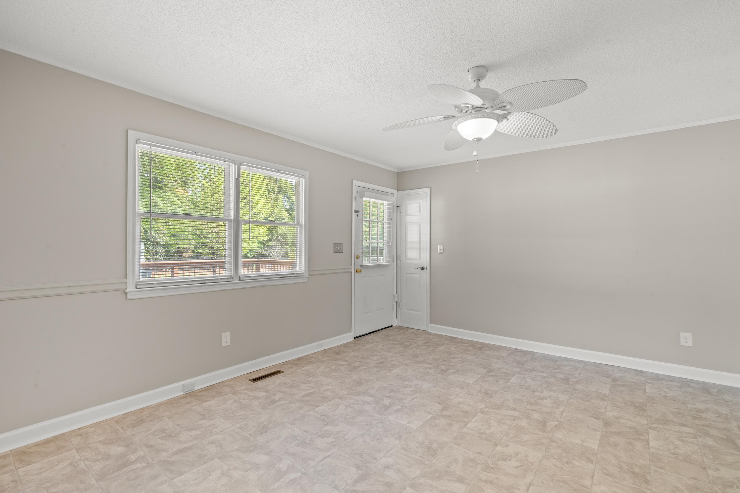 736 Millers Rd. Property Photo 6