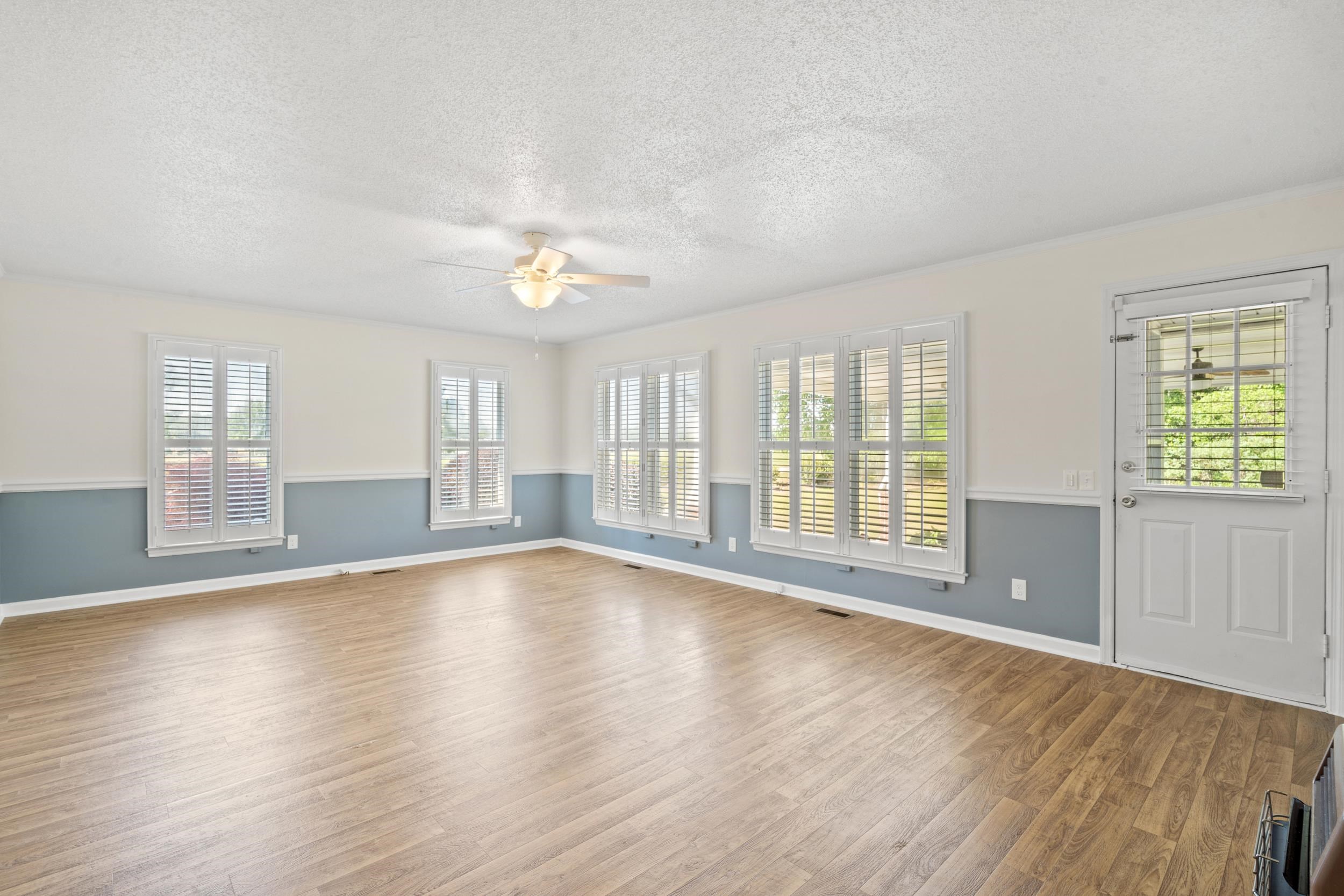 736 Millers Rd. Property Photo 8