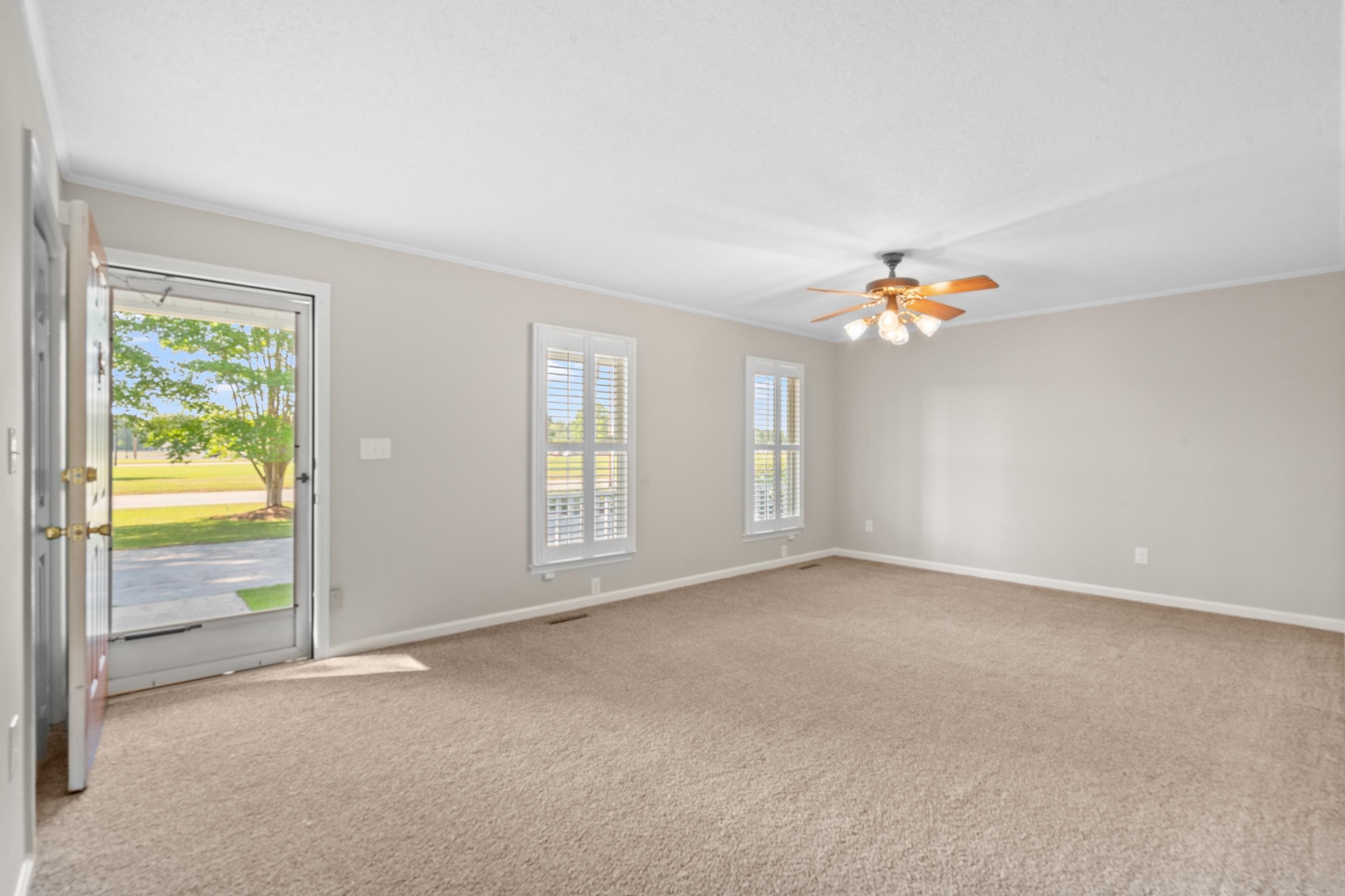 736 Millers Rd. Property Photo 11