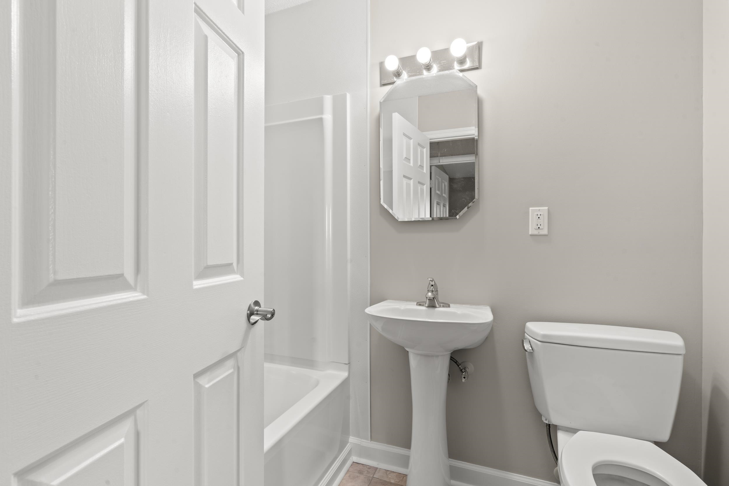 736 Millers Rd. Property Photo 19