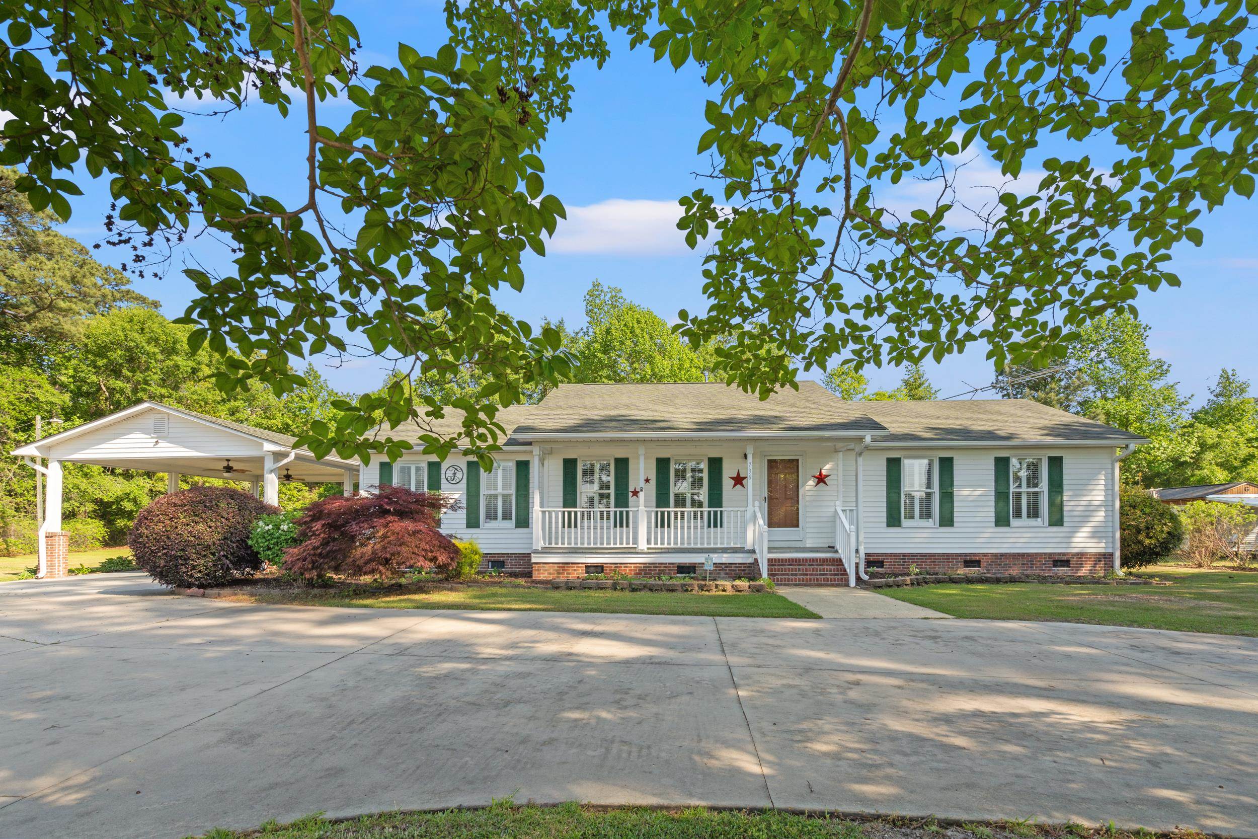 736 Millers Rd. Property Photo 23