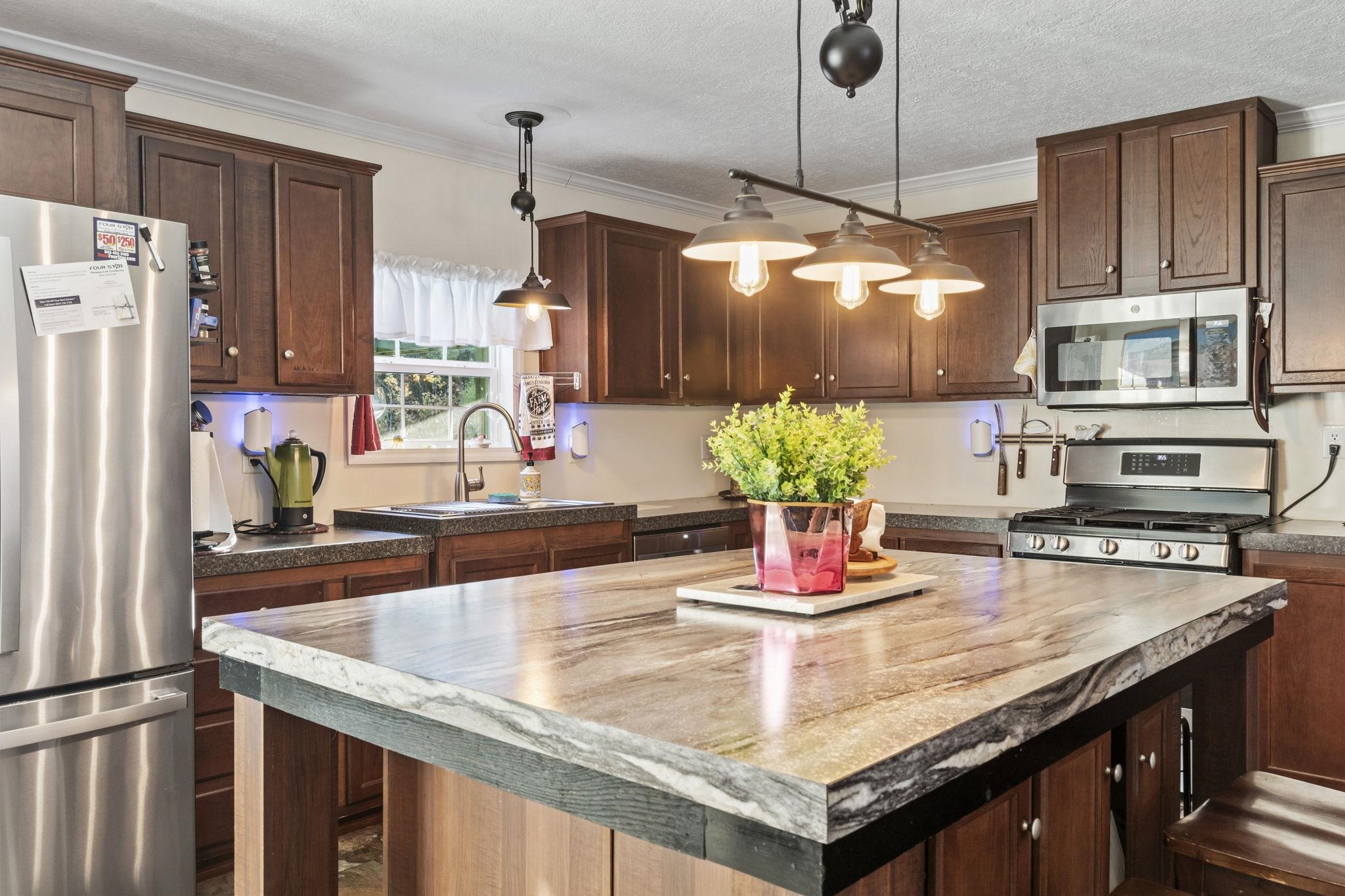 3806 Highway 472 Property Photo 7
