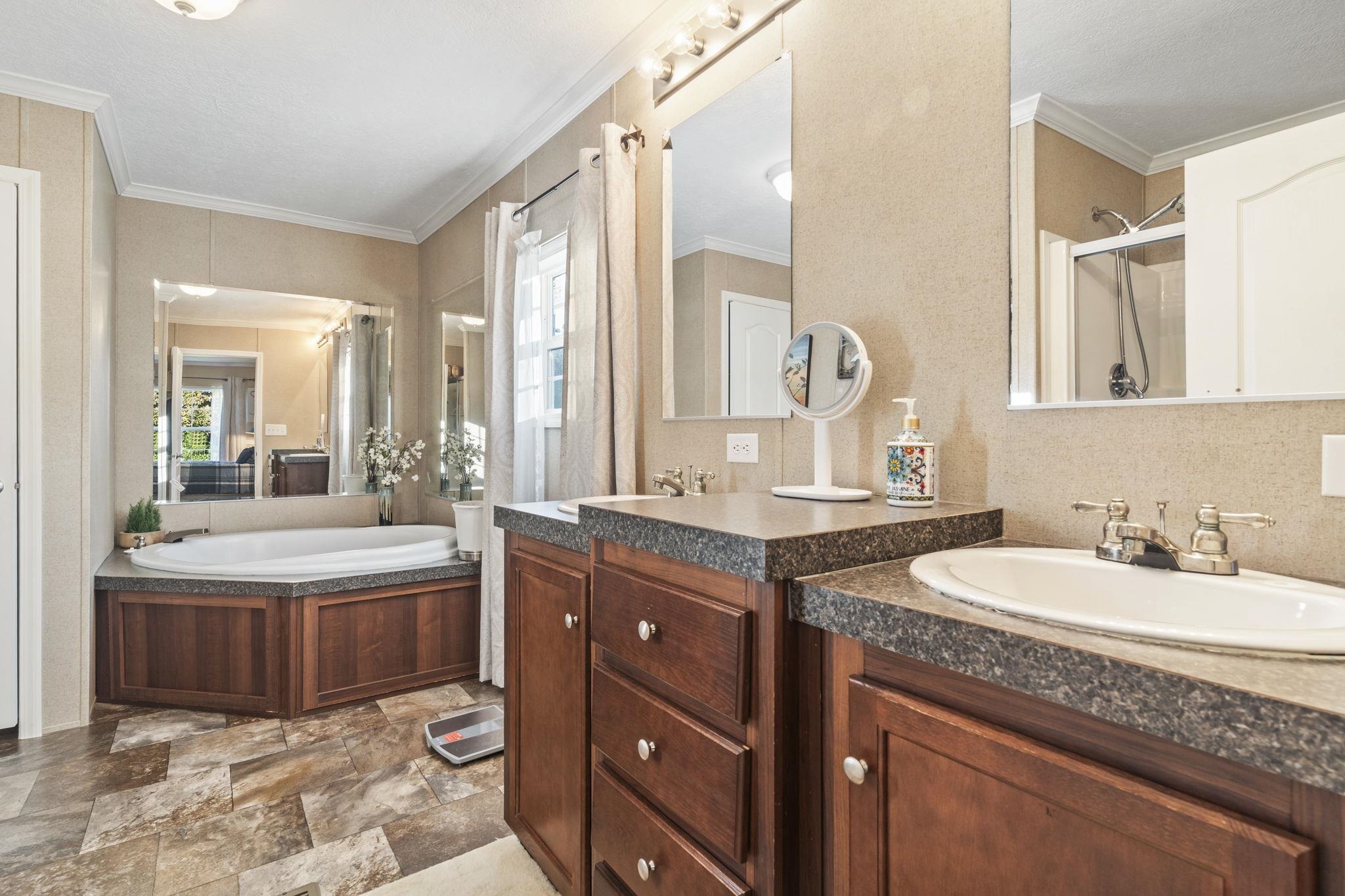 3806 Highway 472 Property Photo 17