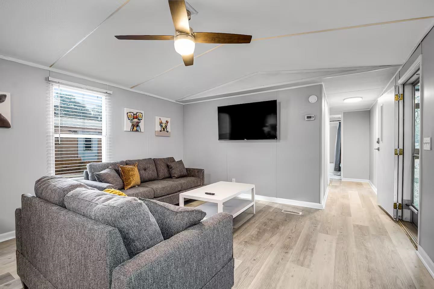 4518 Heron St. Property Photo 4