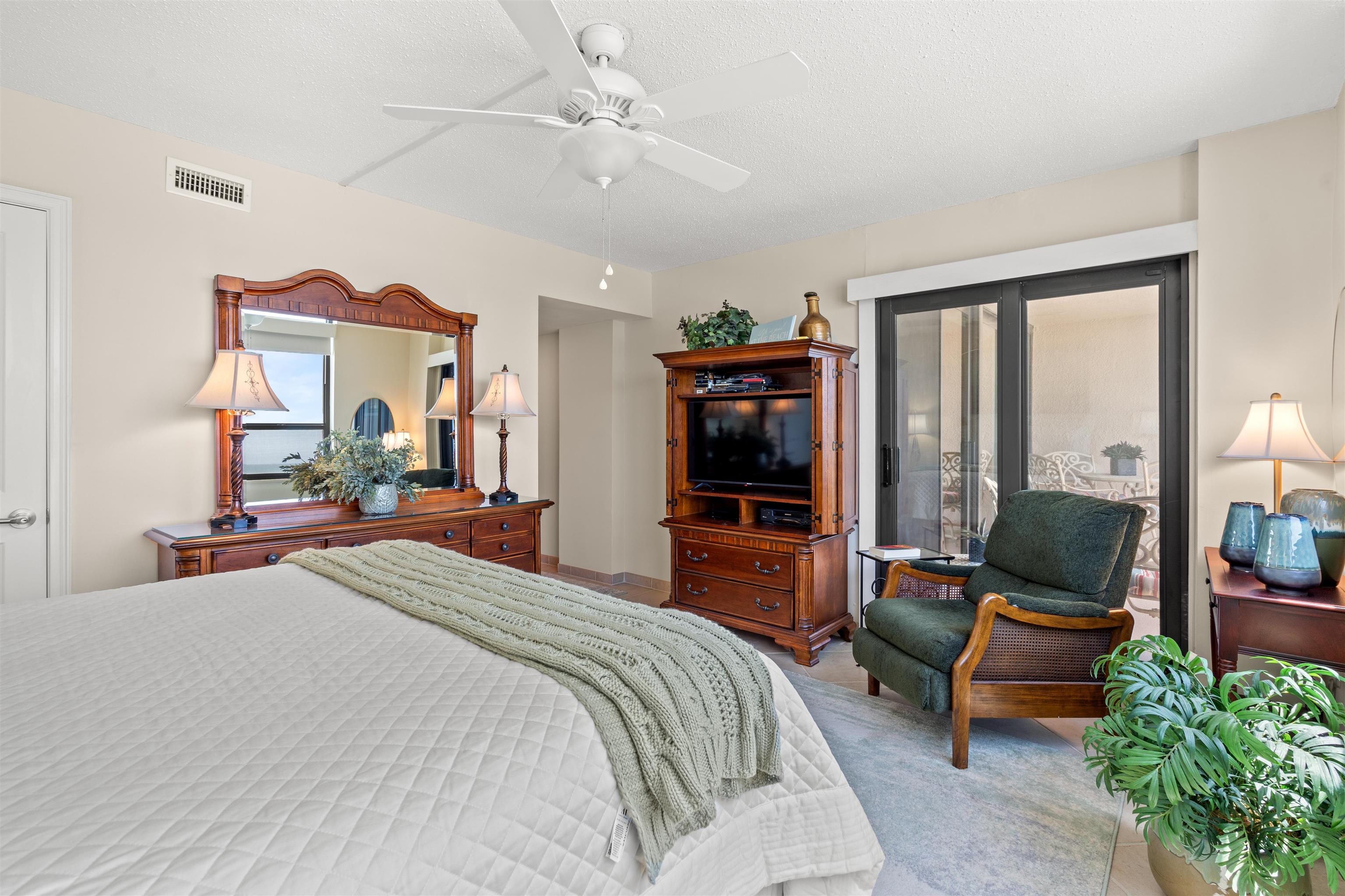 10200 Beach Club Dr. Property Photo 20