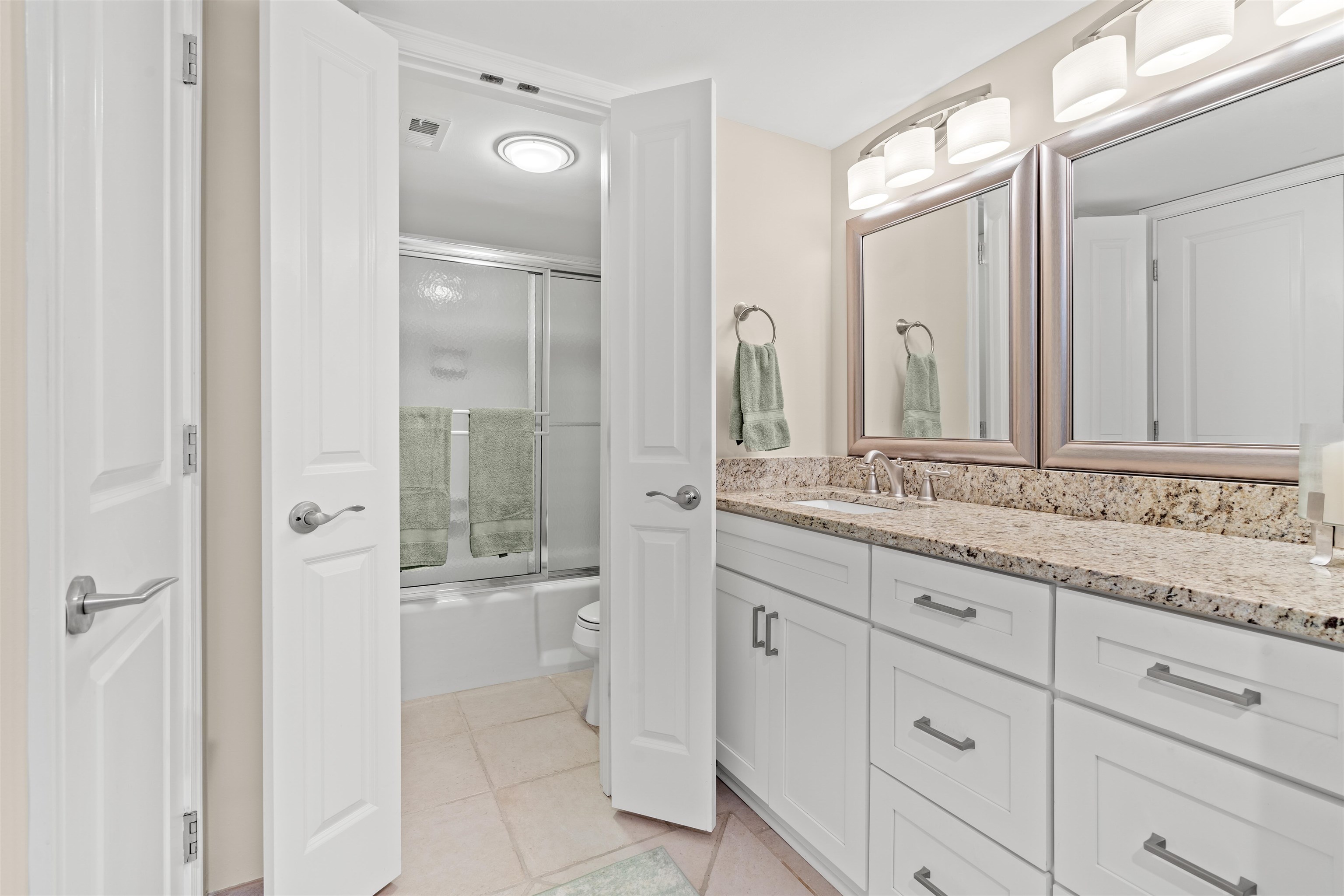 10200 Beach Club Dr. Property Photo 28