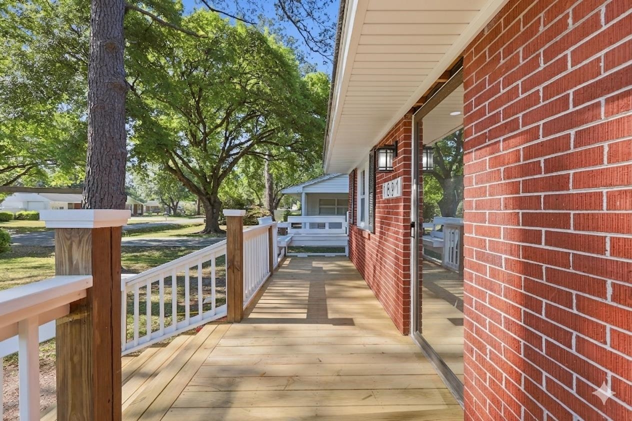 1891 Middleton St. Property Photo 4