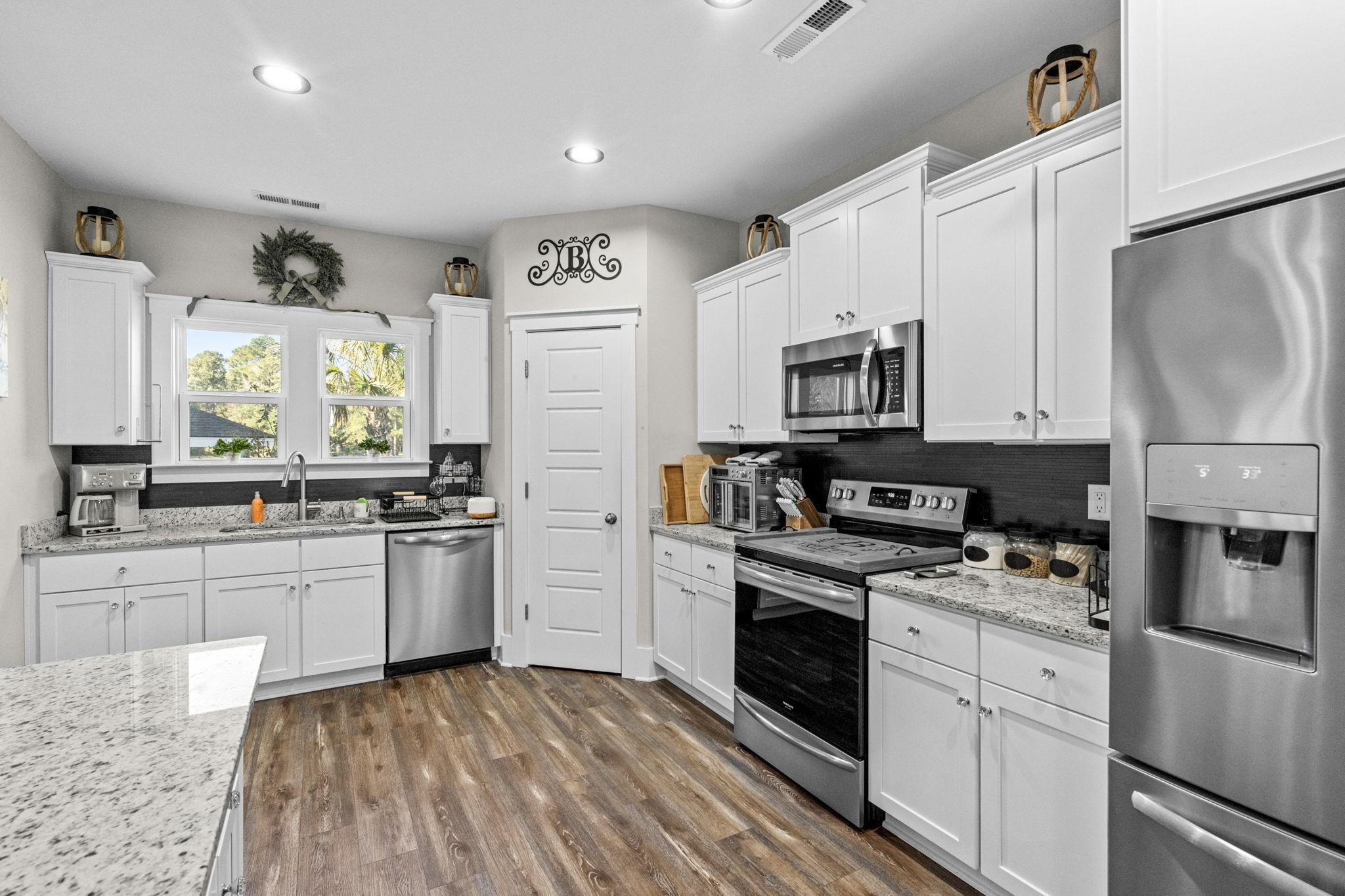1886 Southwood Dr. Property Photo 18