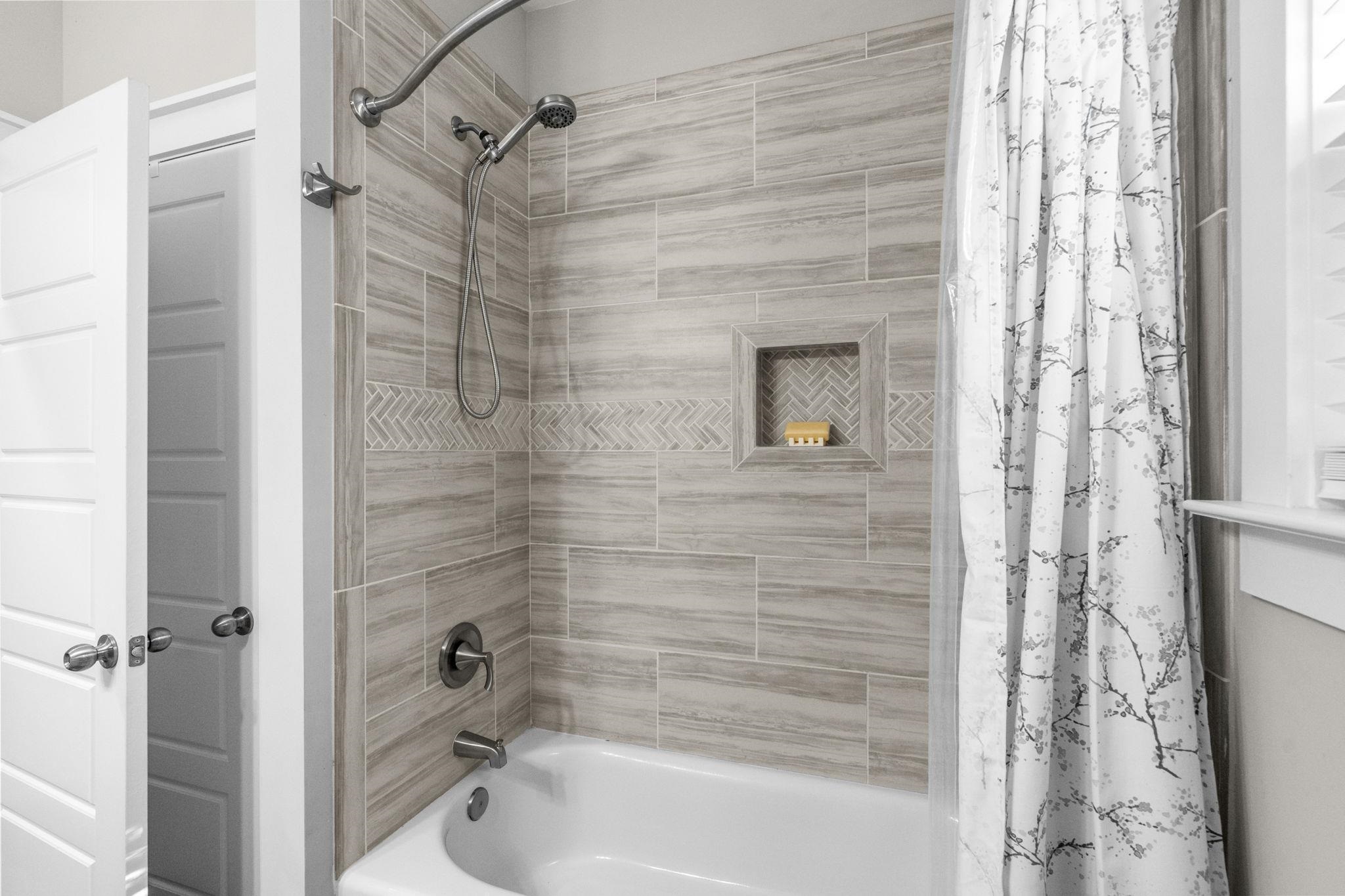 1886 Southwood Dr. Property Photo 34