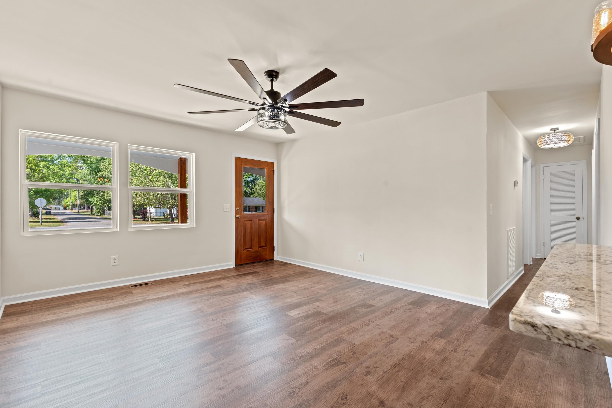606 Mceachern Heights Property Photo 3