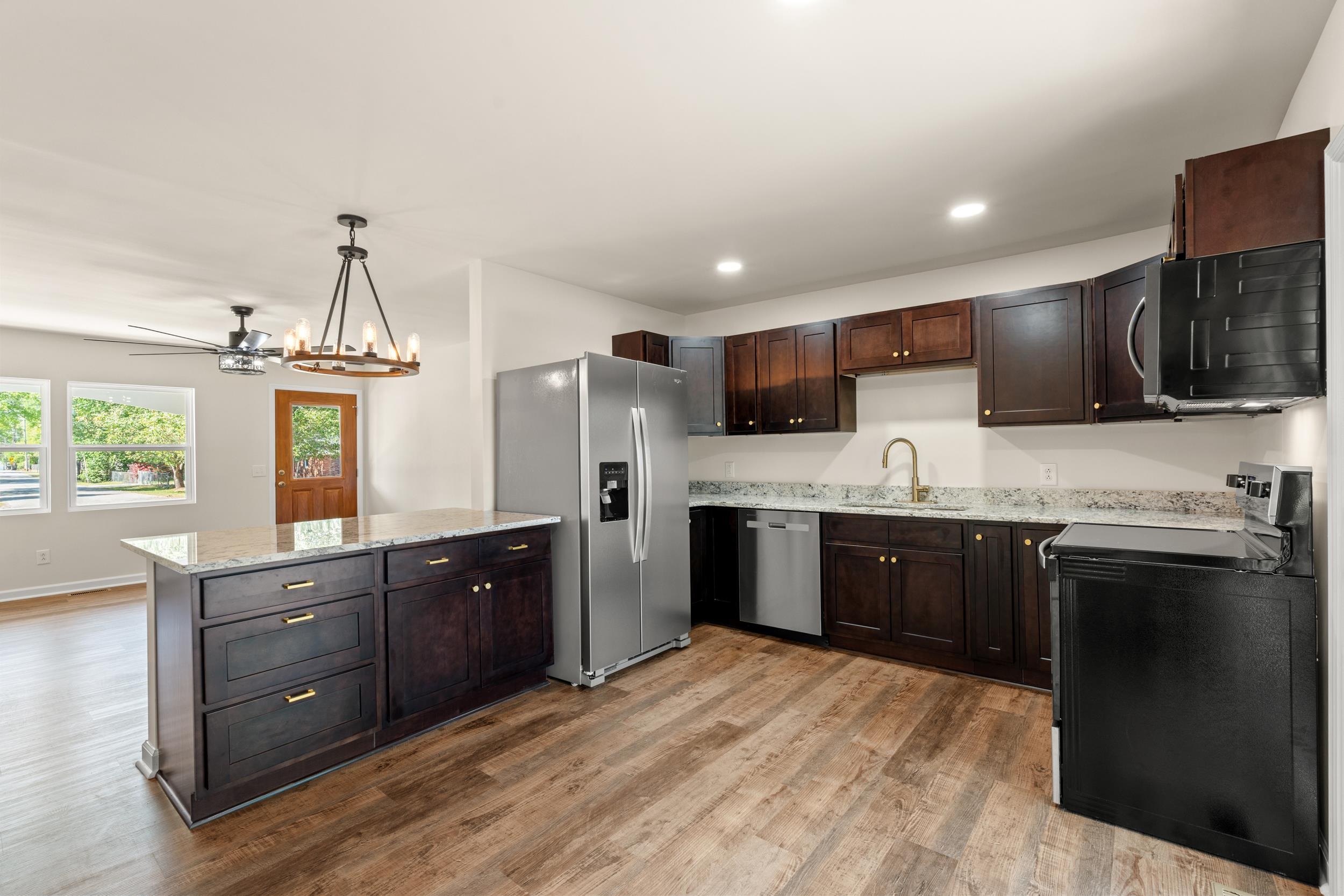 606 Mceachern Heights Property Photo 8
