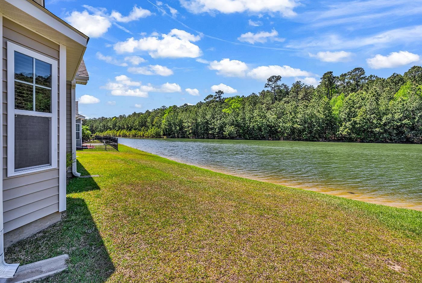 380 Palm Lakes Blvd. Property Photo 4