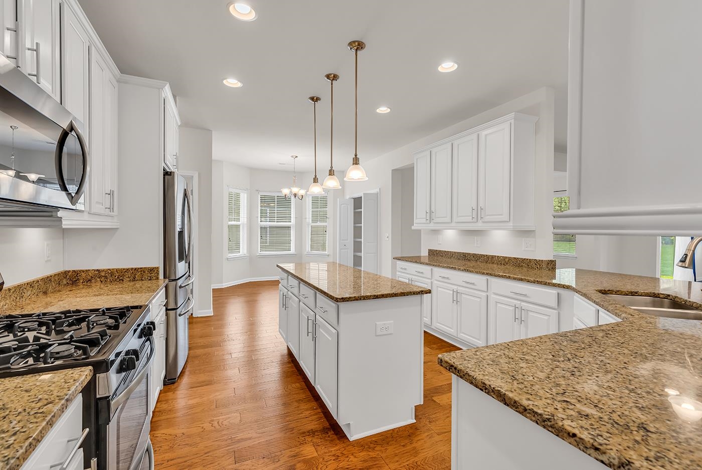 380 Palm Lakes Blvd. Property Photo 16