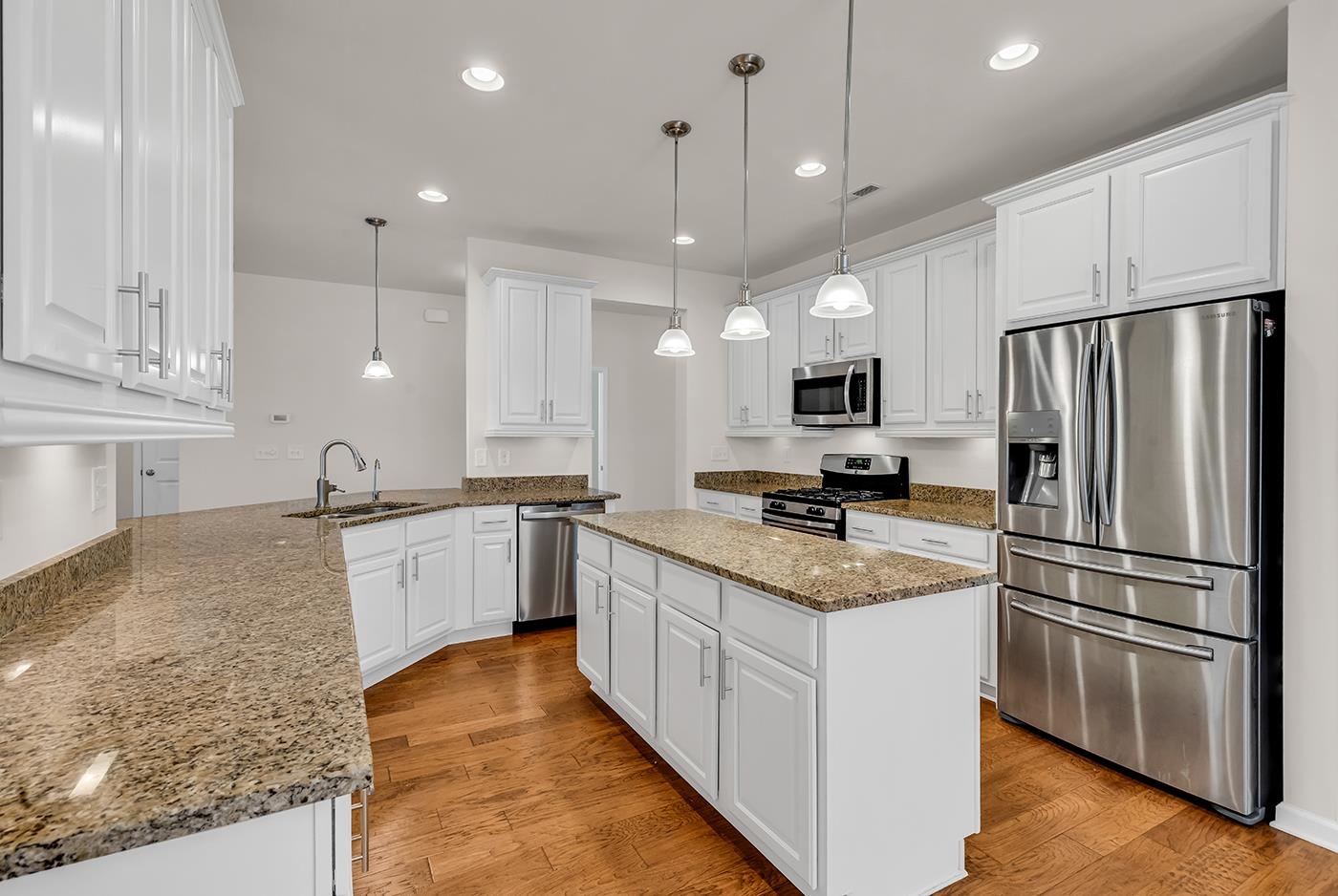 380 Palm Lakes Blvd. Property Photo 19
