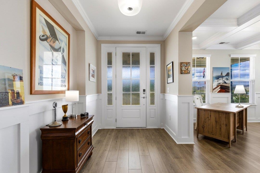 2077 Singing Palm Loop Property Photo 11