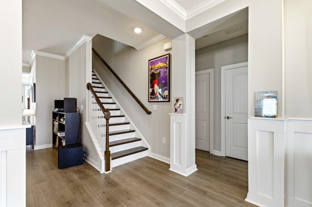 2077 Singing Palm Loop Property Photo 13