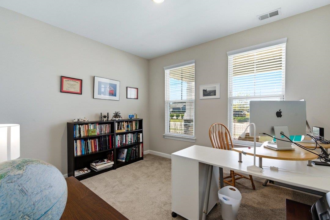 2077 Singing Palm Loop Property Photo 21