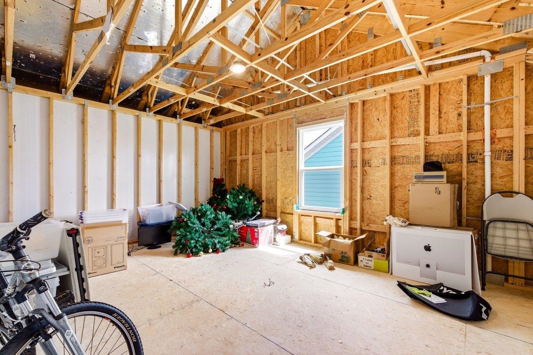 2077 Singing Palm Loop Property Photo 29