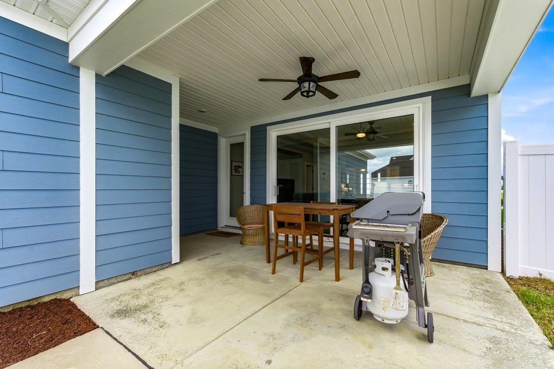 2077 Singing Palm Loop Property Photo 30