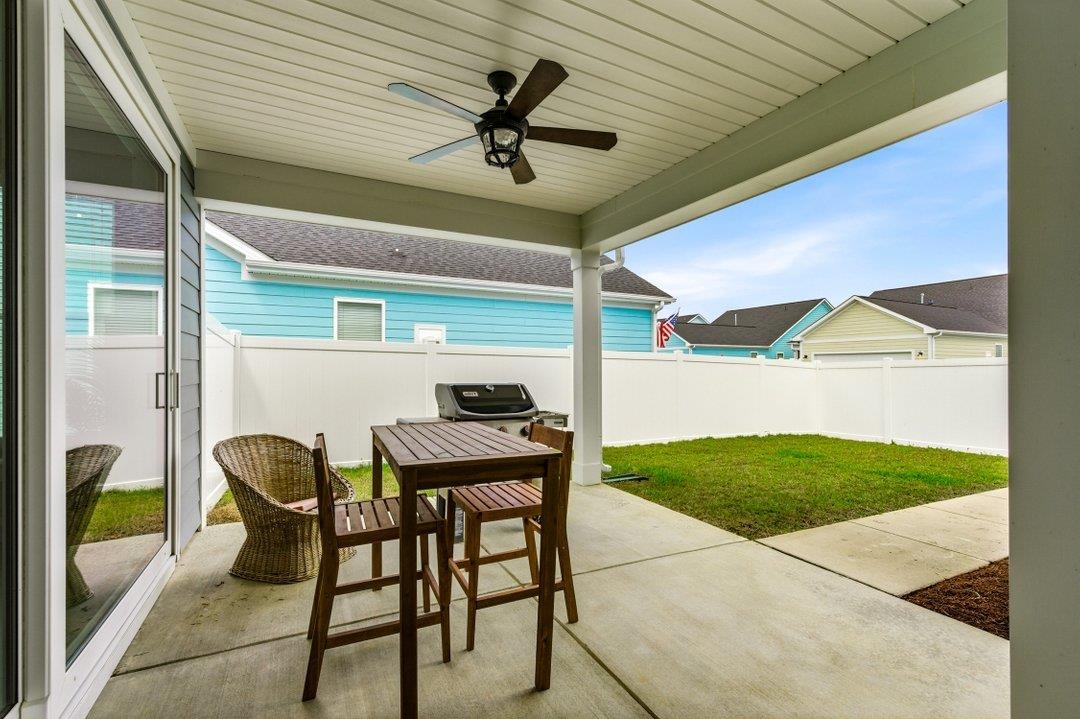 2077 Singing Palm Loop Property Photo 32