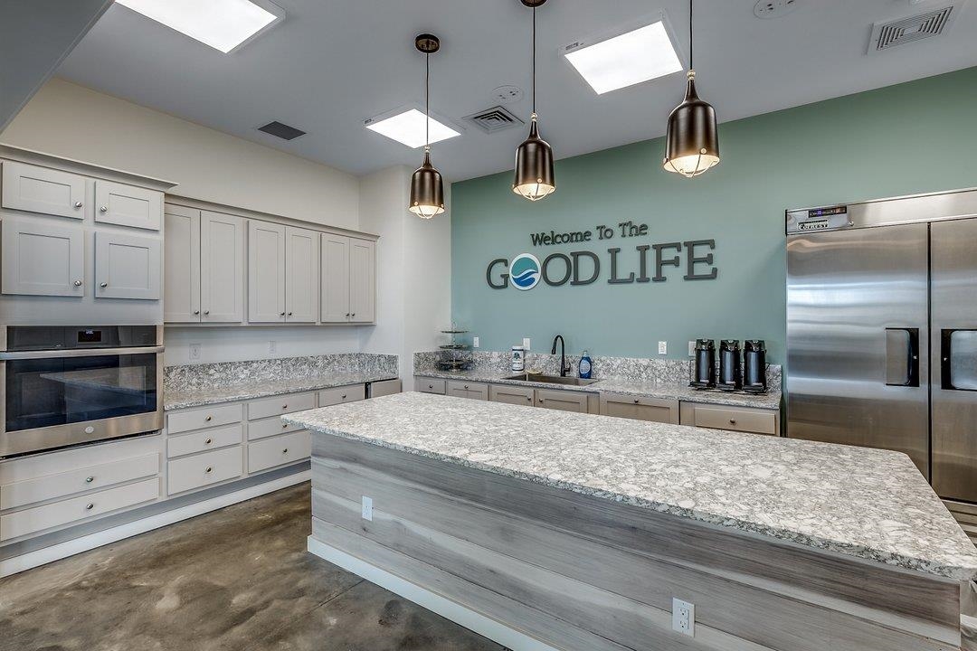 2077 Singing Palm Loop Property Photo 47
