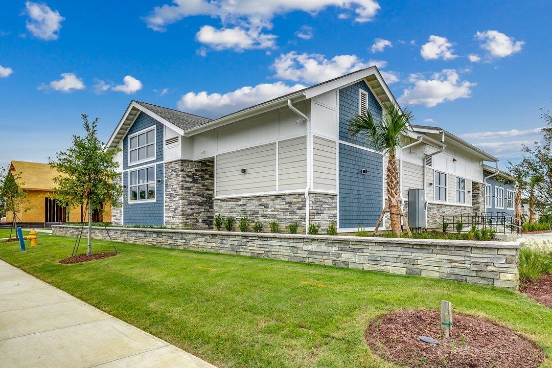 2077 Singing Palm Loop Property Photo 49