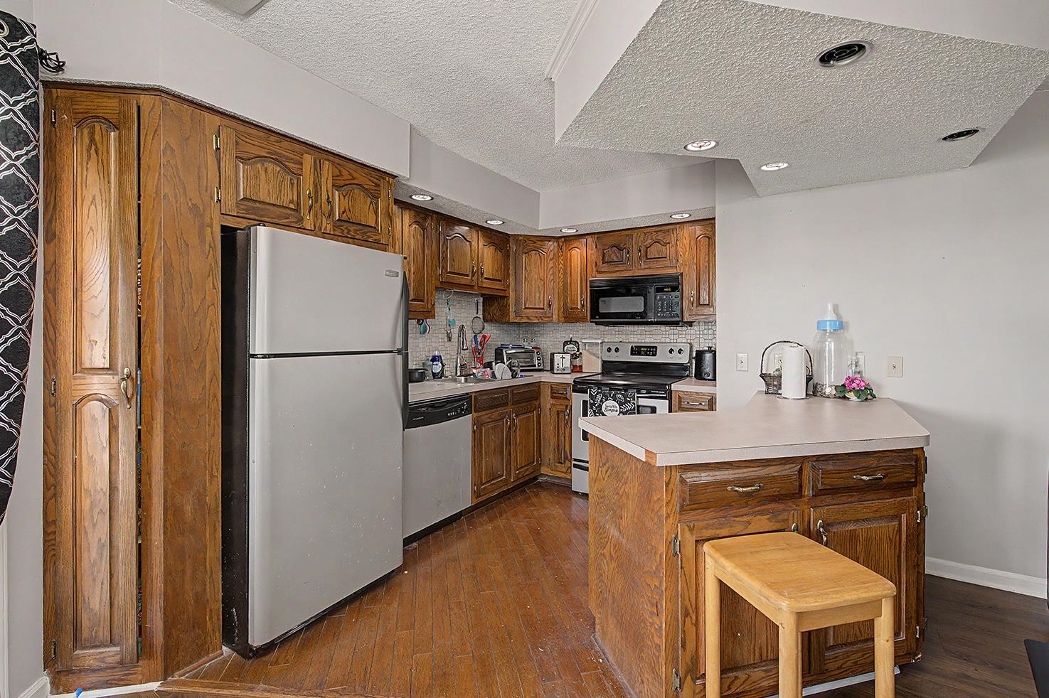 4230 Pinehurst Circle Property Photo 8
