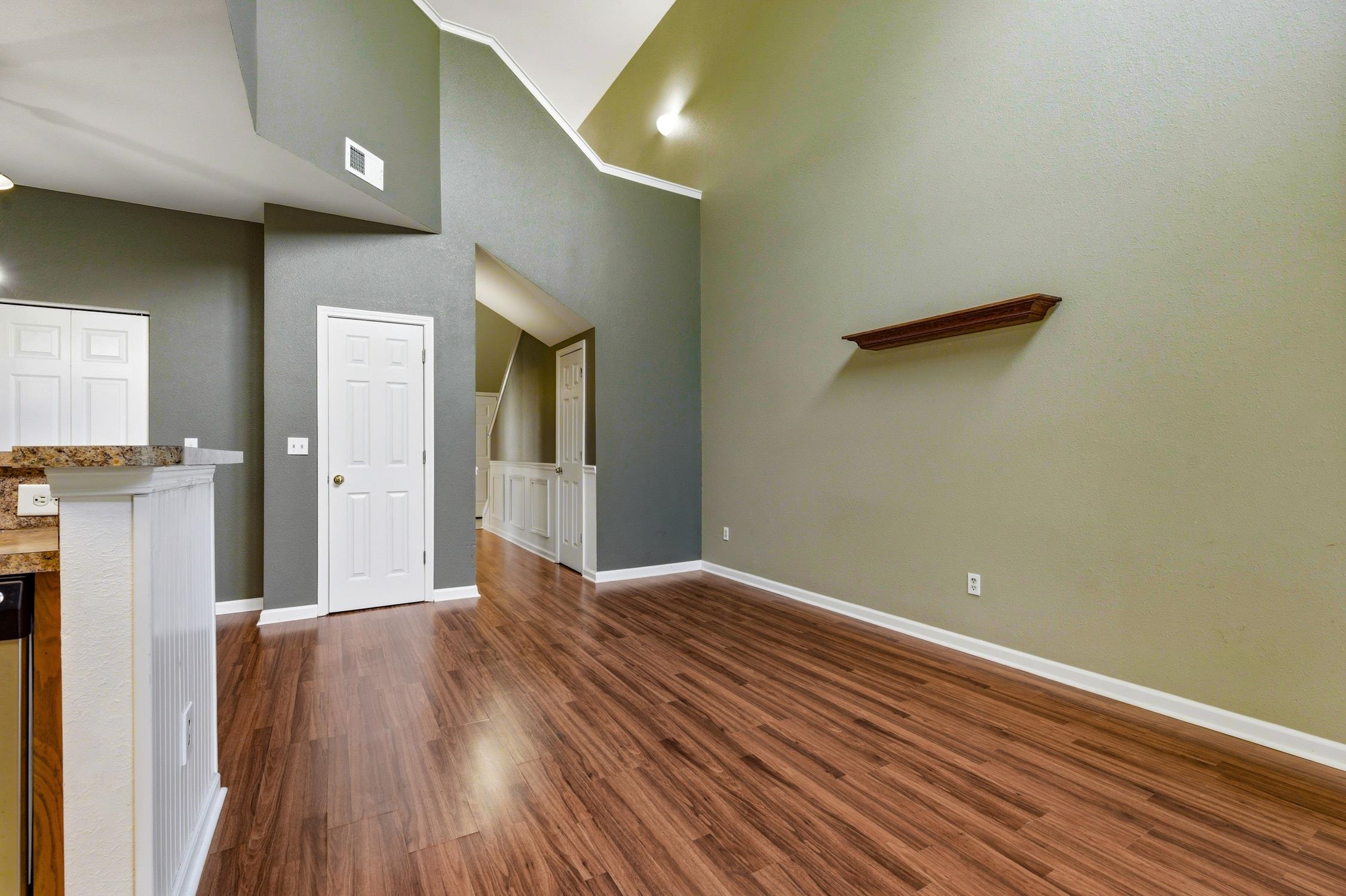 147 Chenoa Dr. Property Photo 23