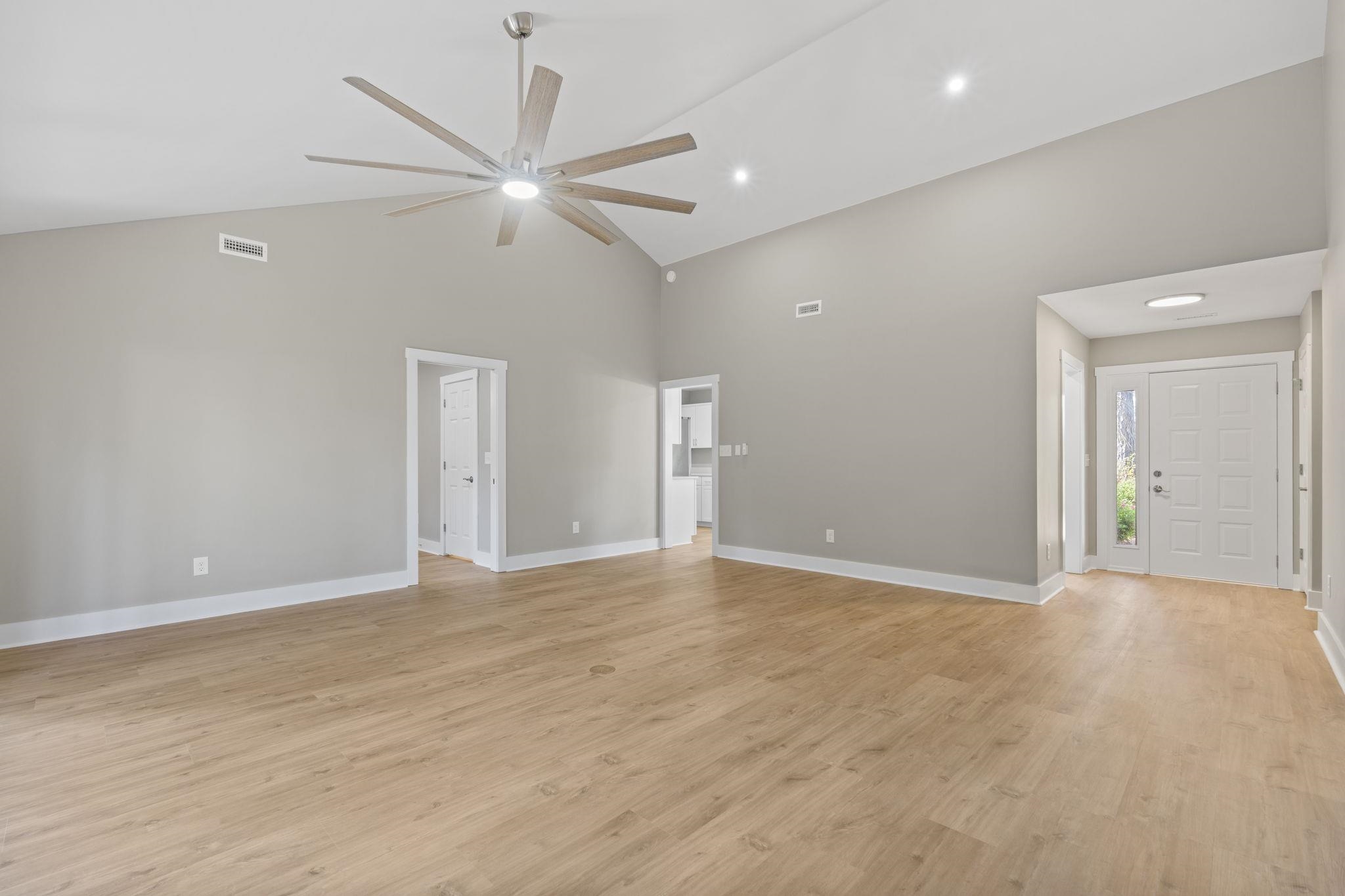 105 Moss Circle Property Photo 7