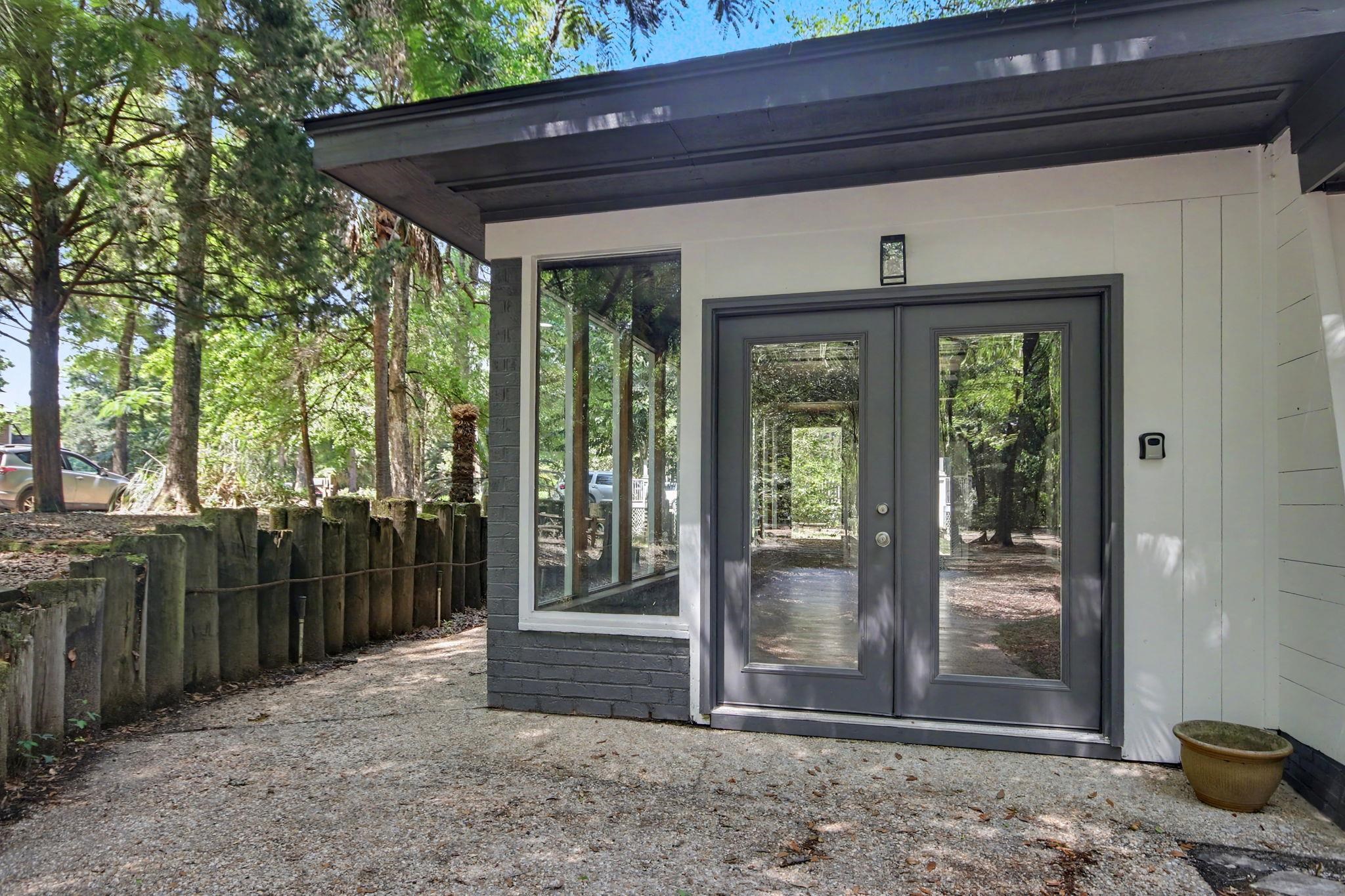 106 Weston Rd. Property Photo 2