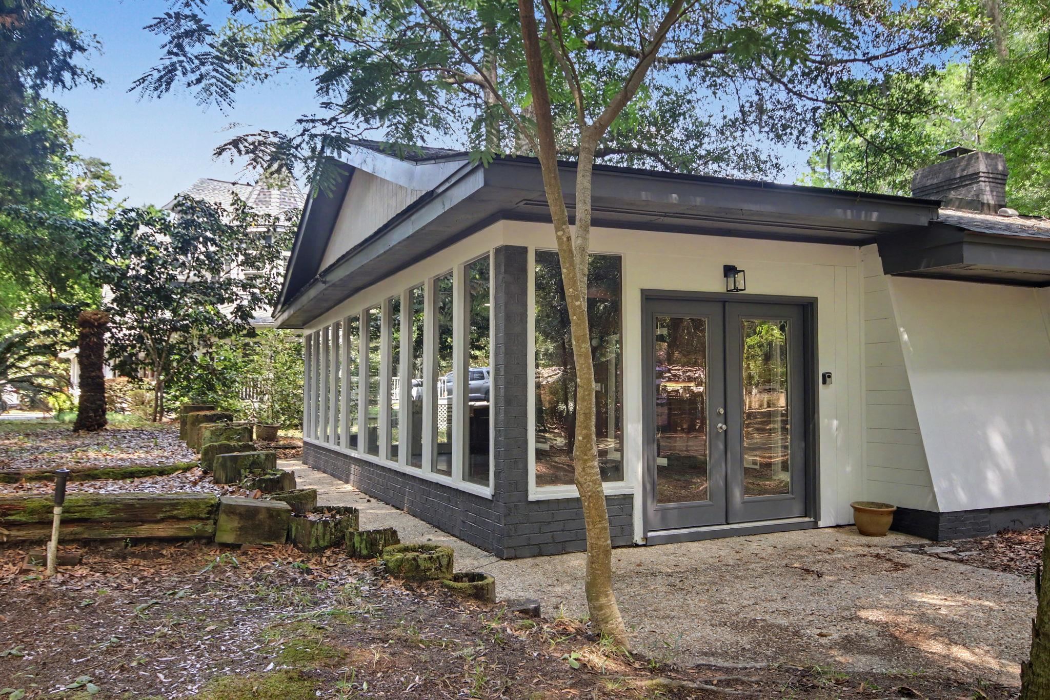 106 Weston Rd. Property Photo 17