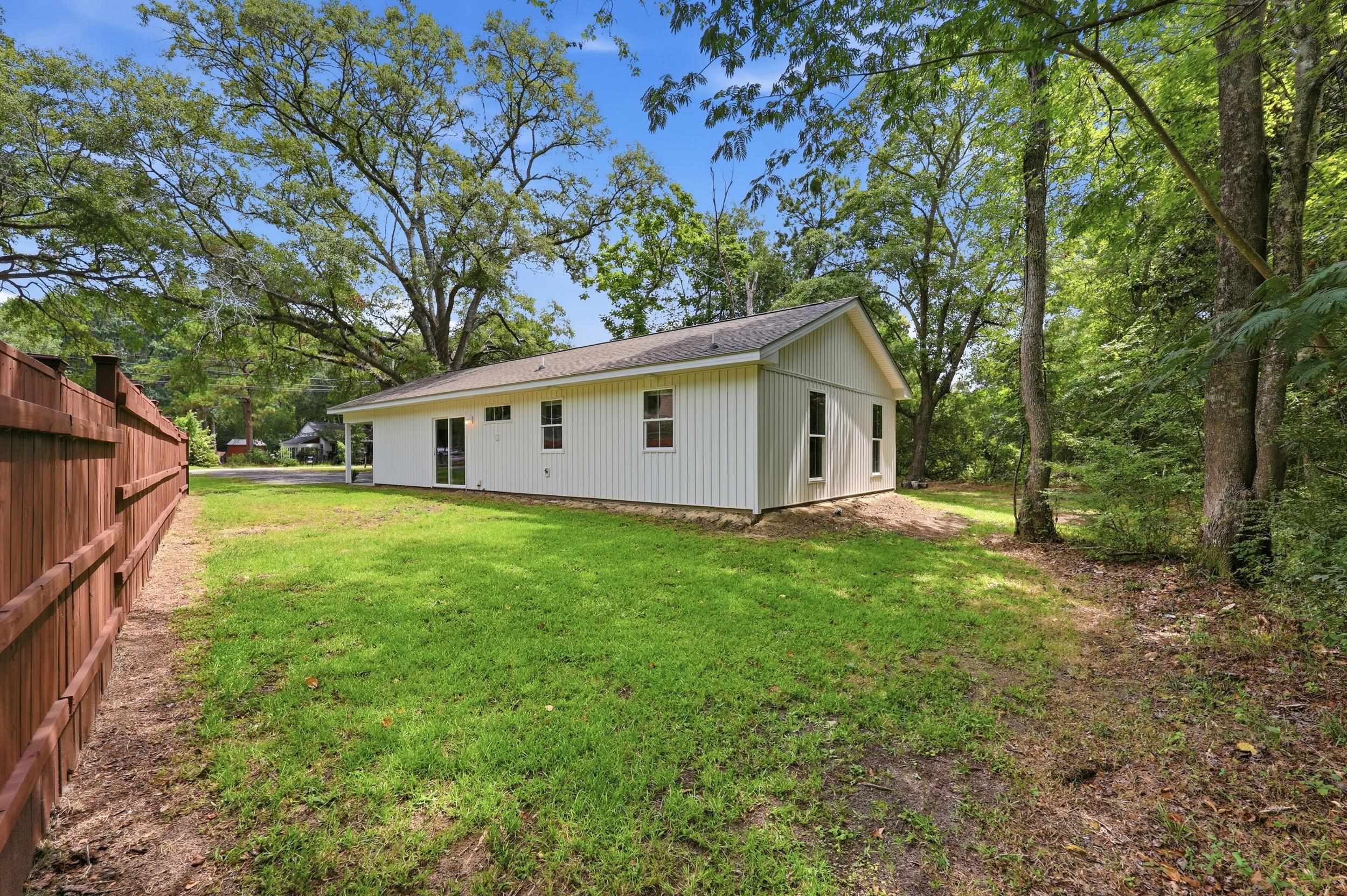 901 Lakeside Dr. Property Photo 25