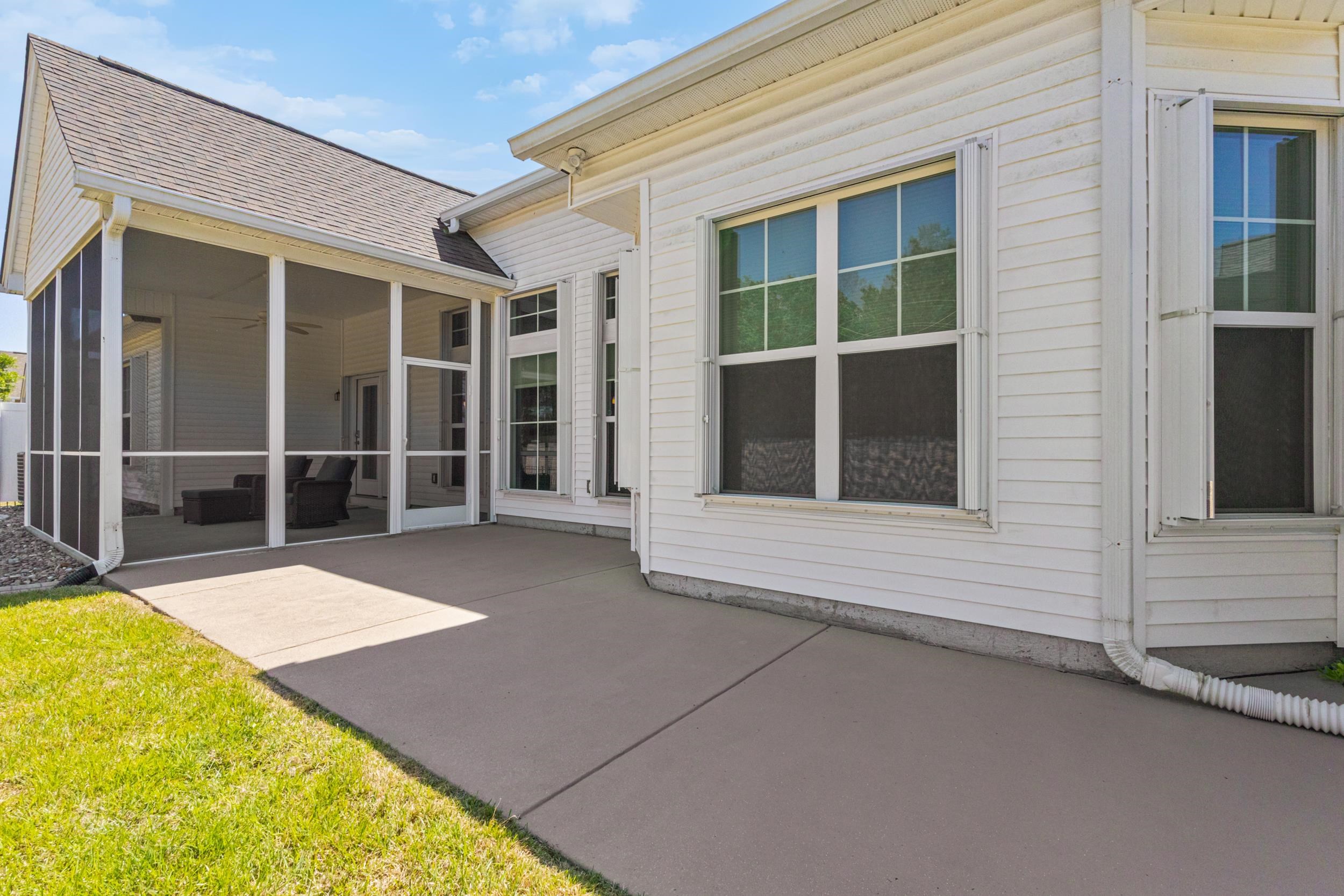 4311 Grovecrest Circle Property Photo 29