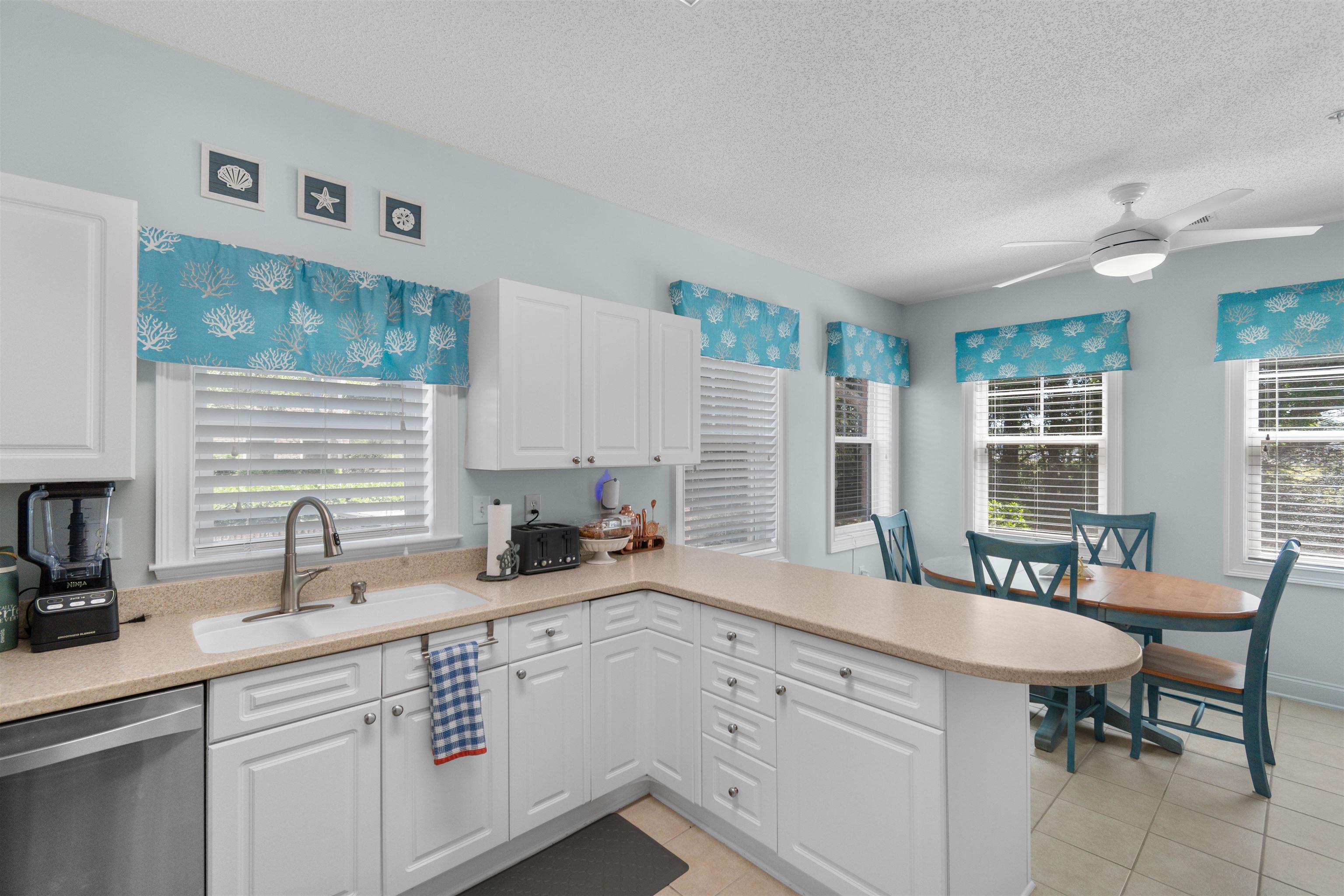 6203 Catalina Dr. Property Photo 5