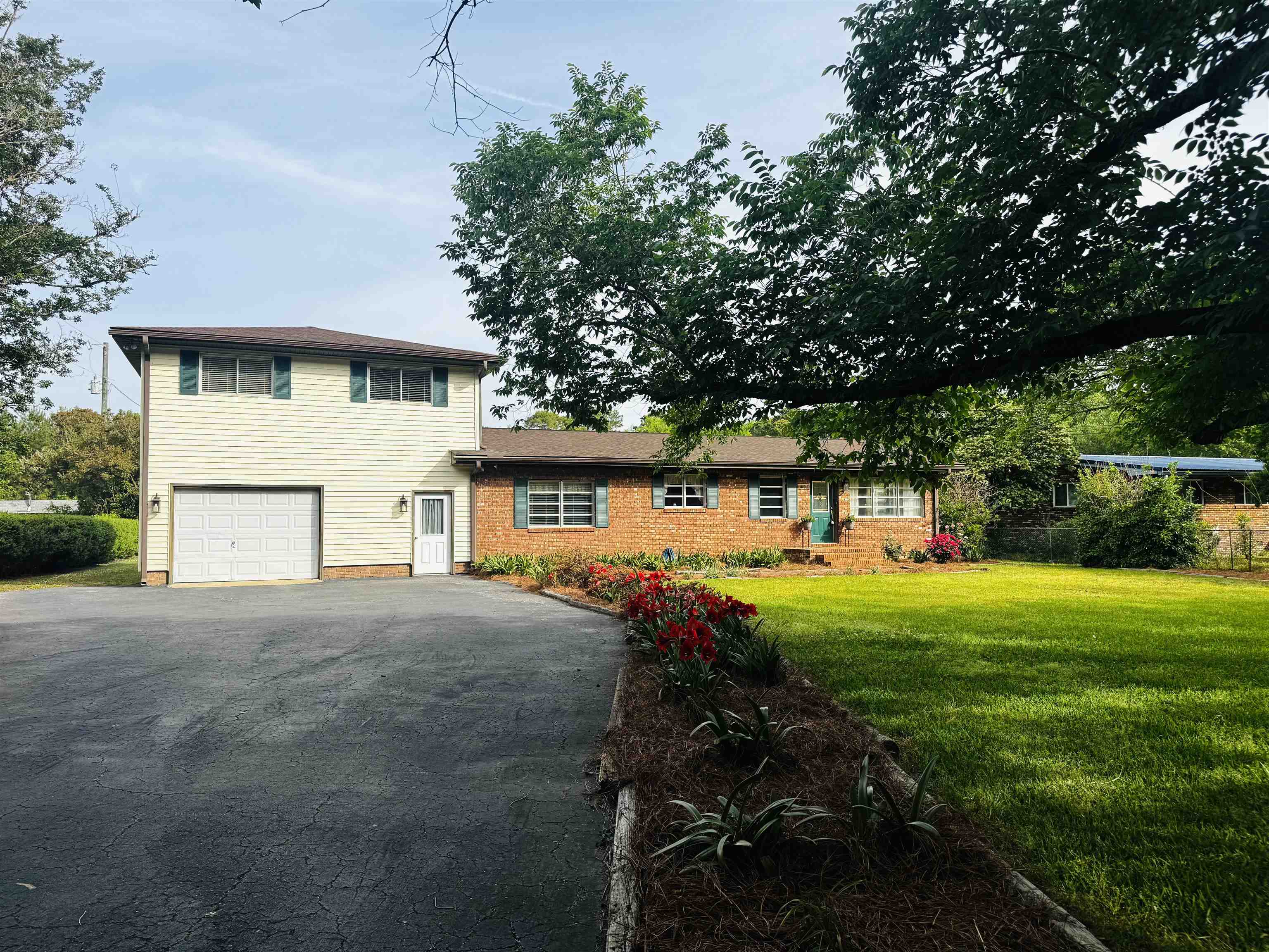 1594 Montford Rd. Property Photo 1