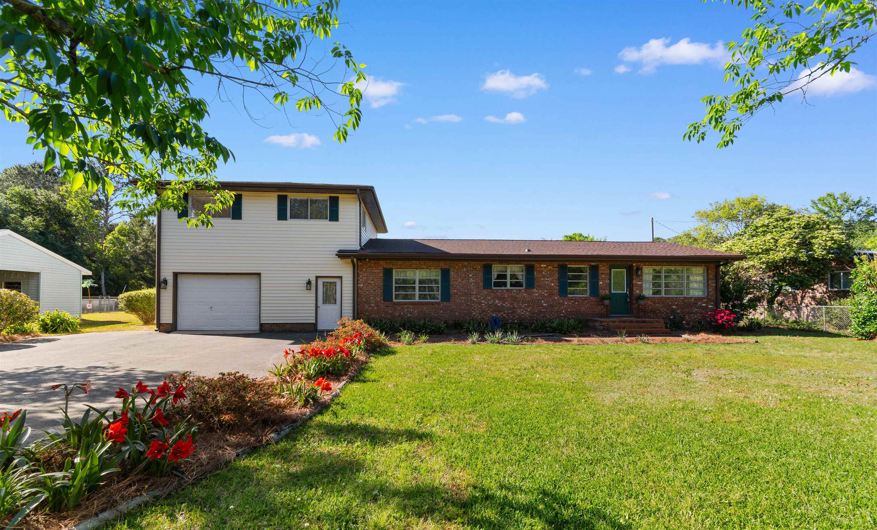1594 Montford Rd. Property Photo 2