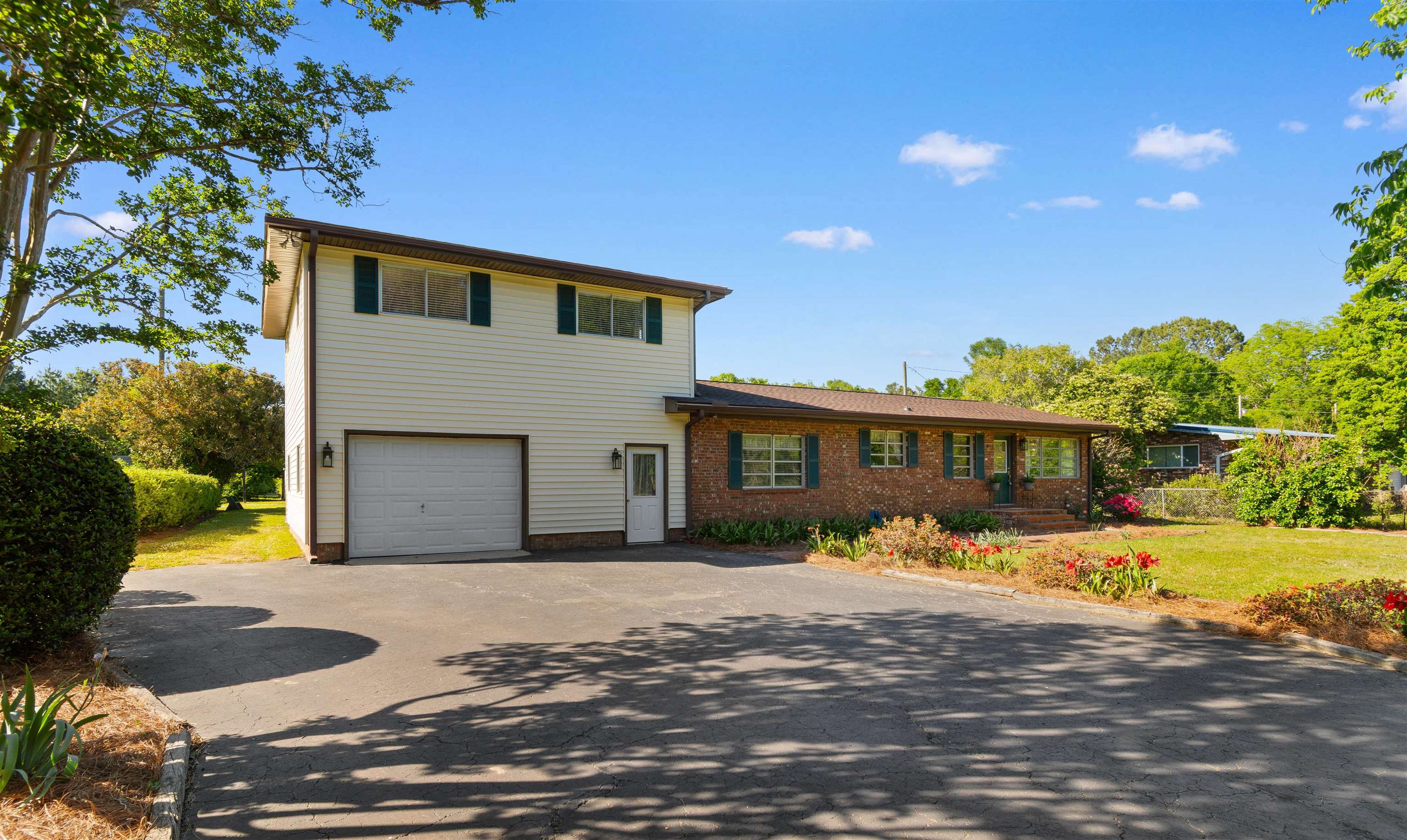 1594 Montford Rd. Property Photo 3